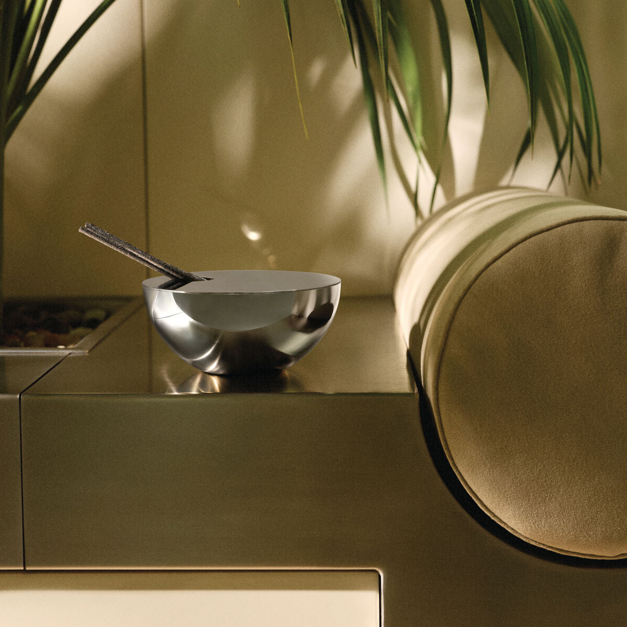 ROCC Scent Diffuser - AMBER notes of honey, tonka bean, and spices