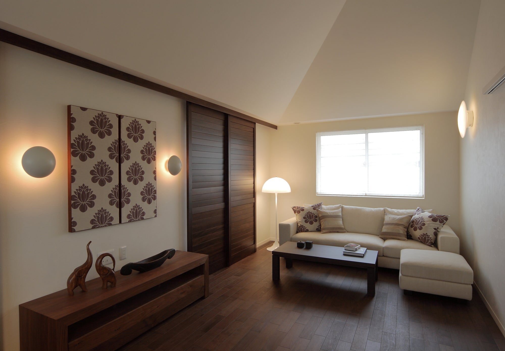 AJ EKLIPTA wall lamp white