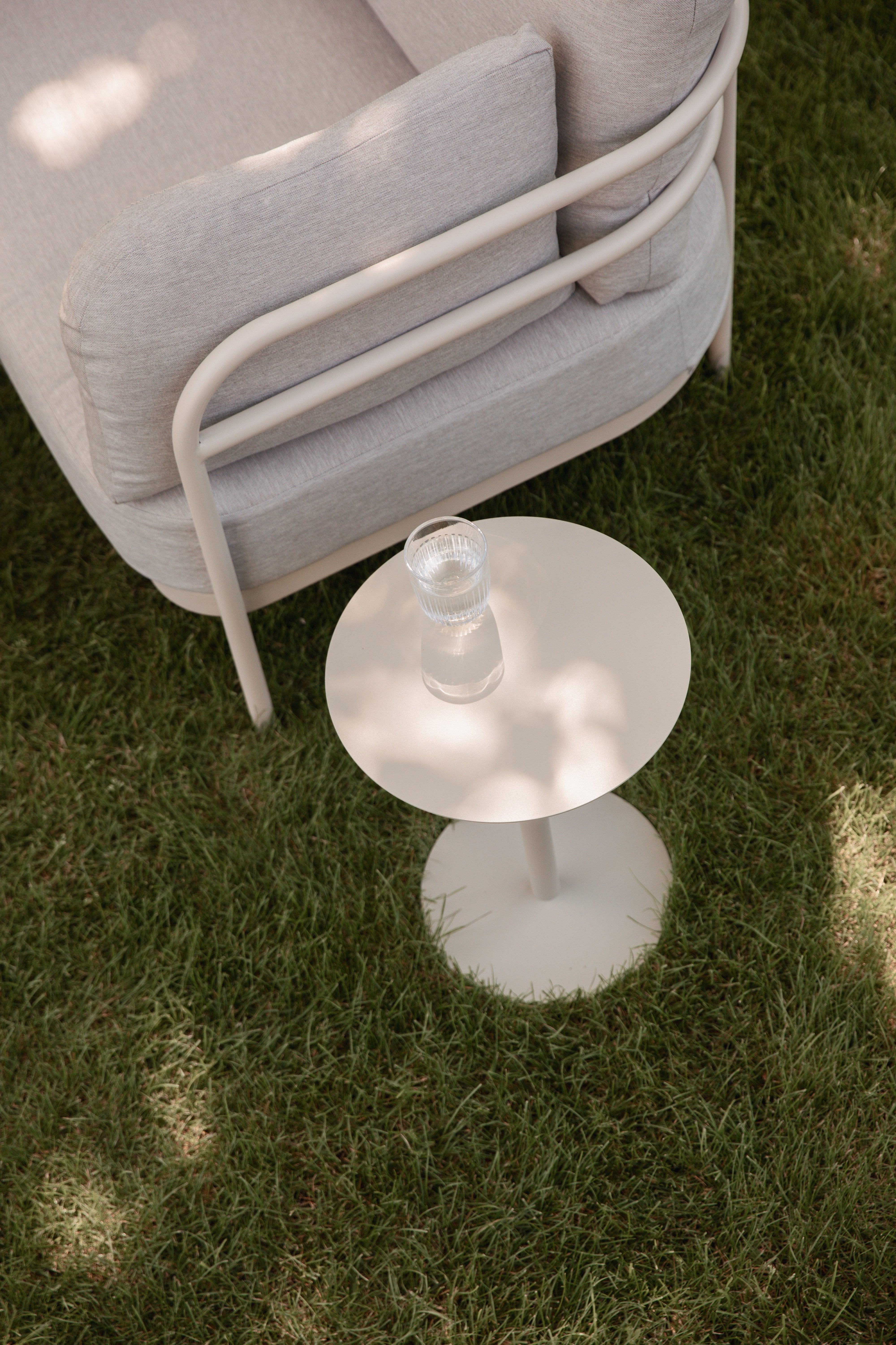 Bočný stolík SNOW béžový