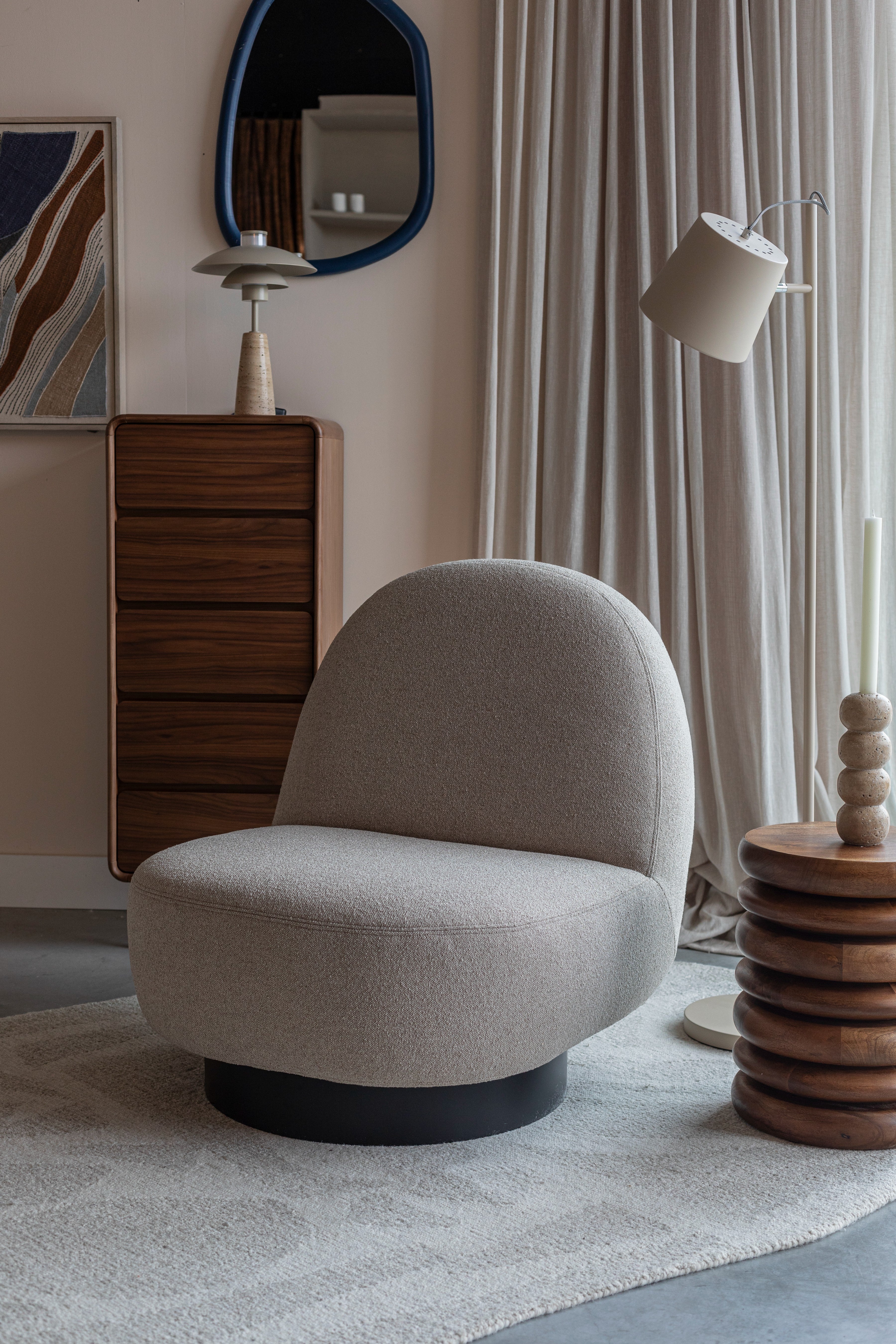 EDEN armchair cappuccino with black base