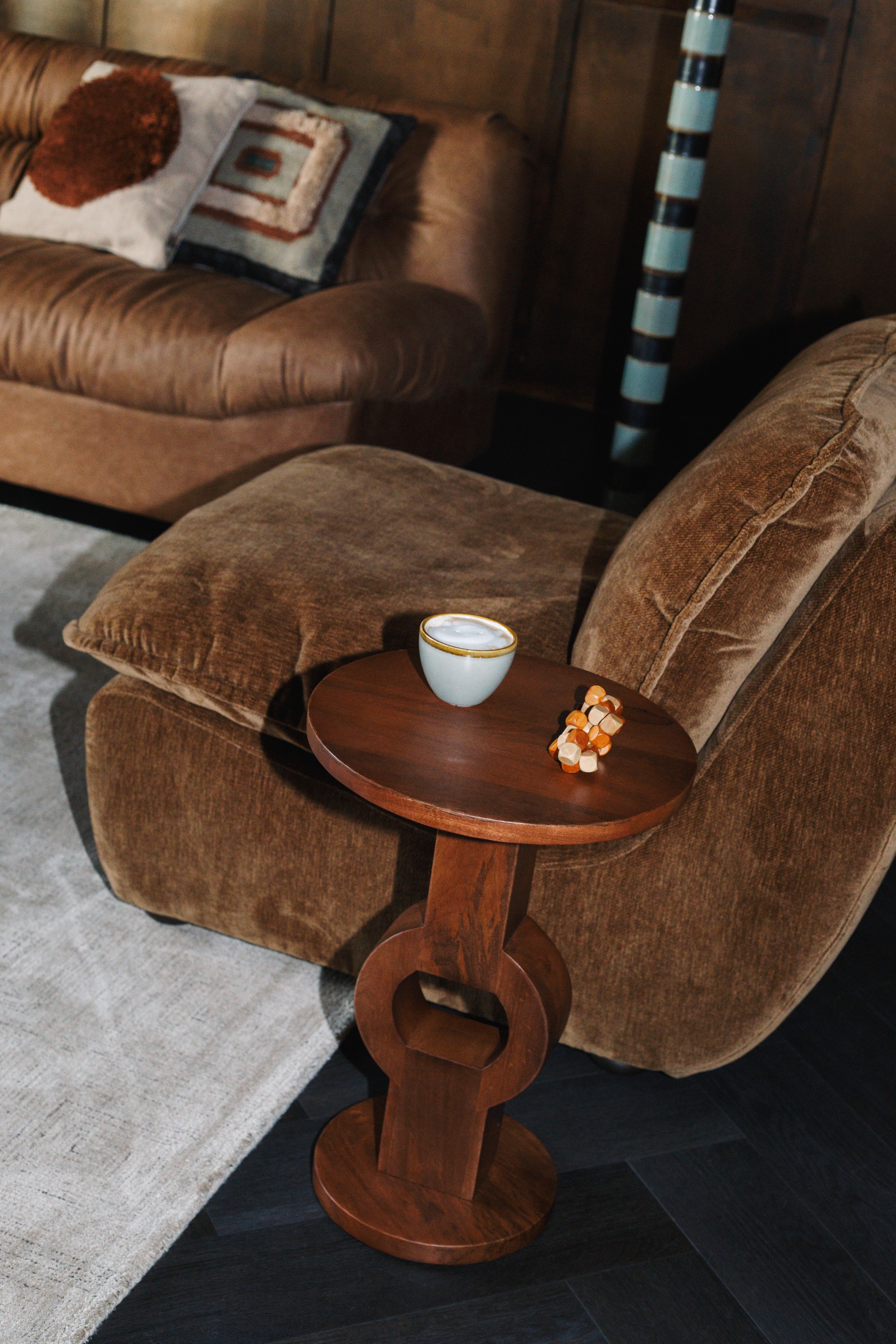 Fotel RADLEY v odtieni koňaku