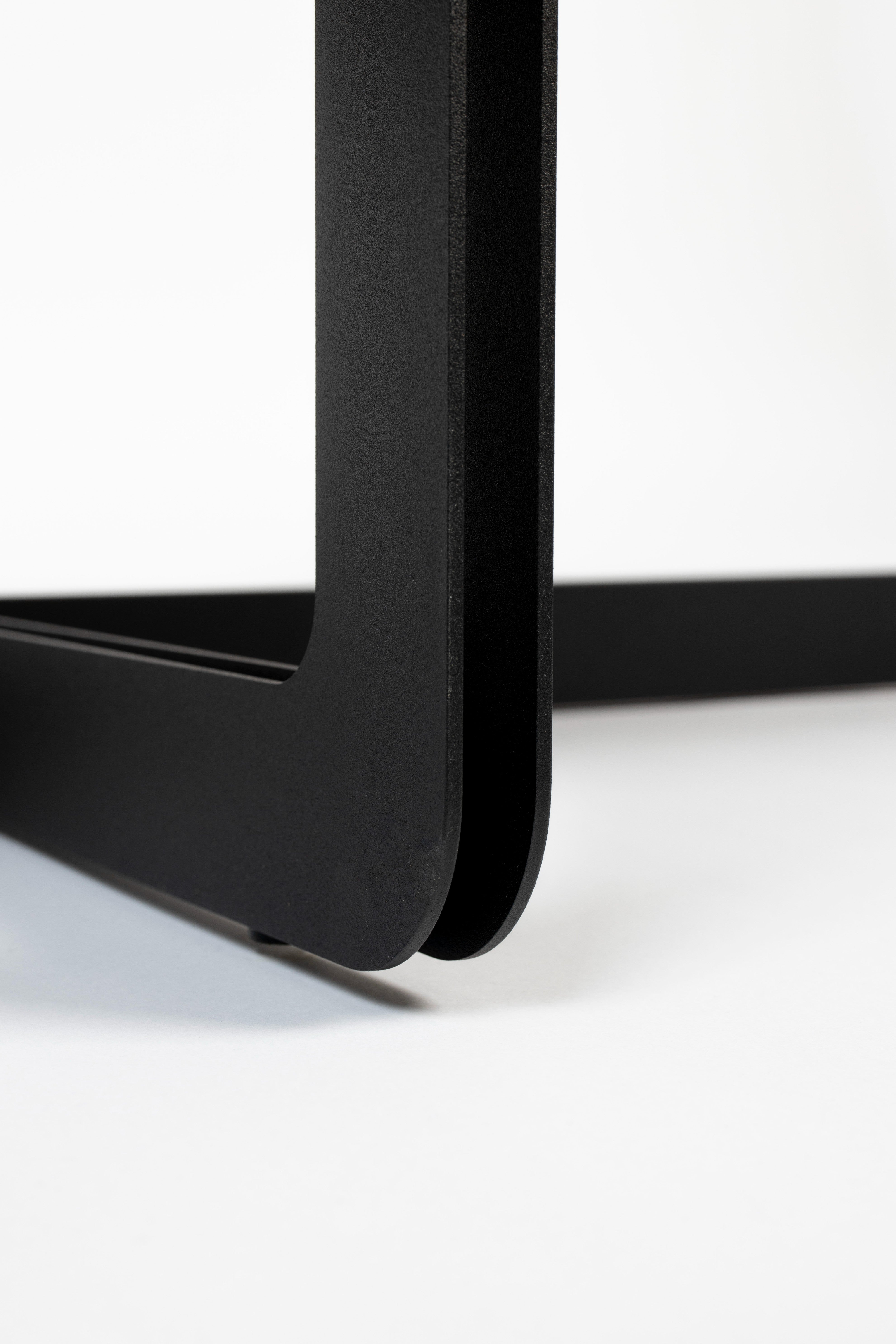 CENTRE ROUND black coffee table