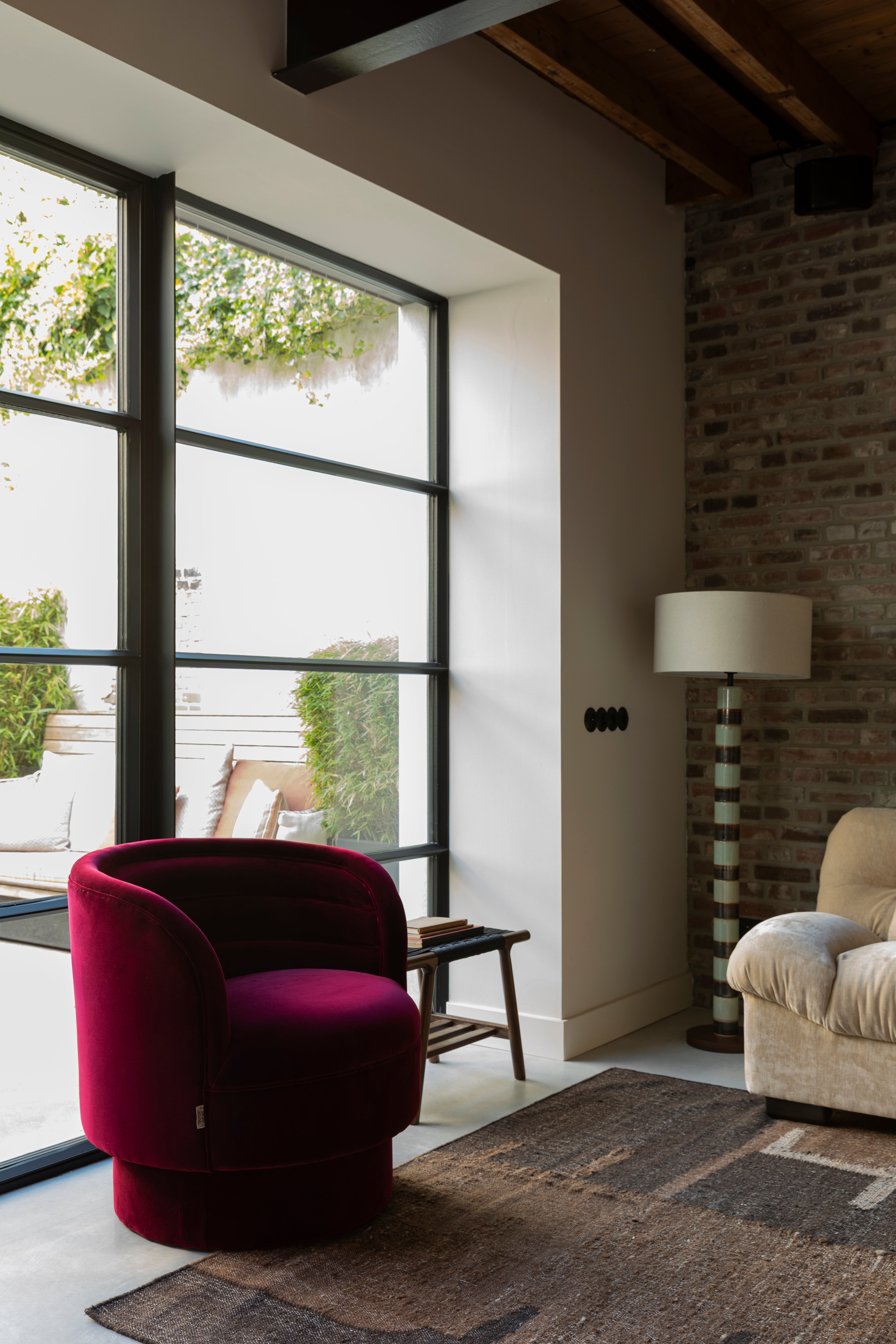 DOROTHY swivel armchair dark fuchsia