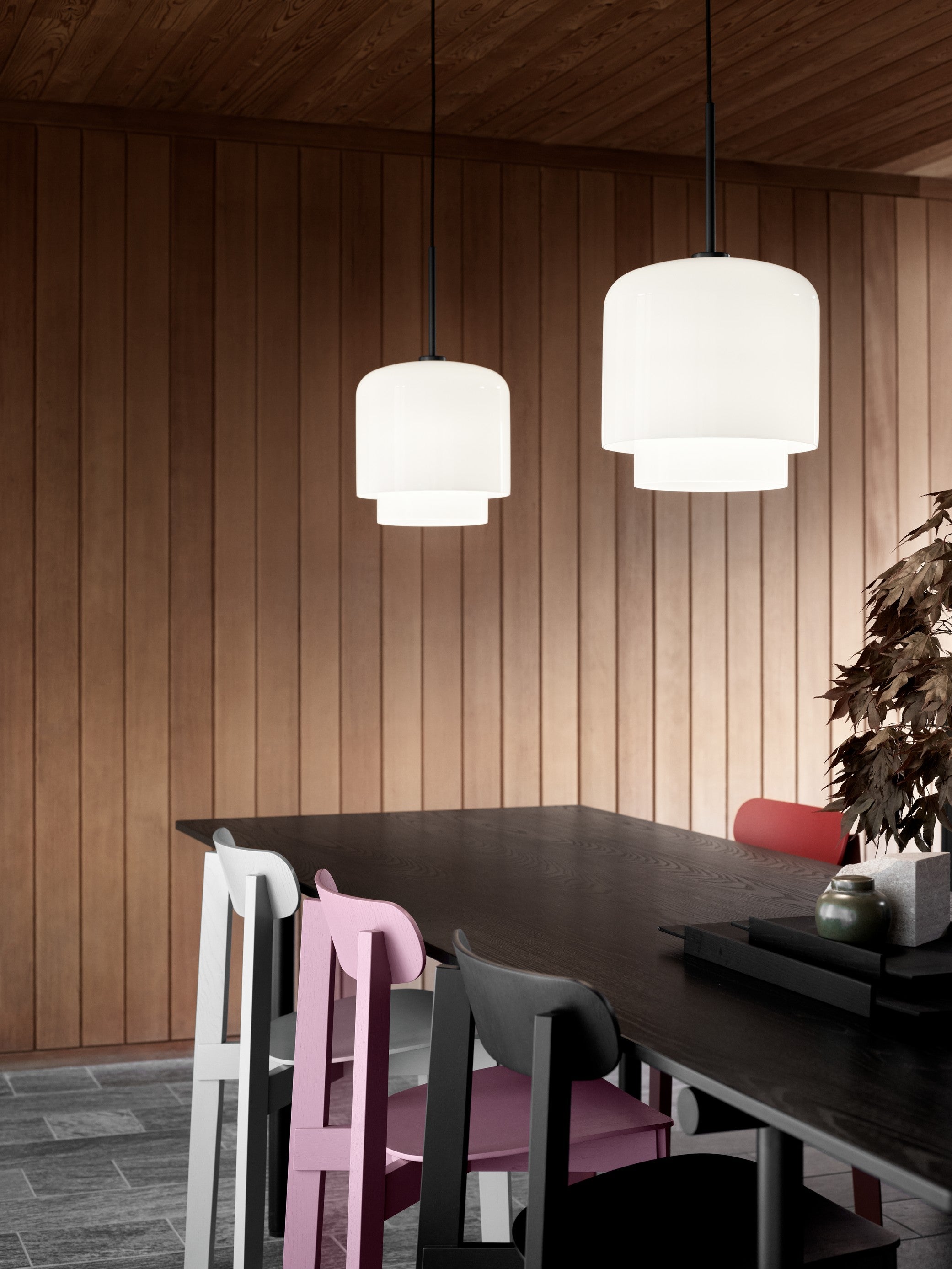 Závesná lampa MEGUMI biela s čiernym povrchom