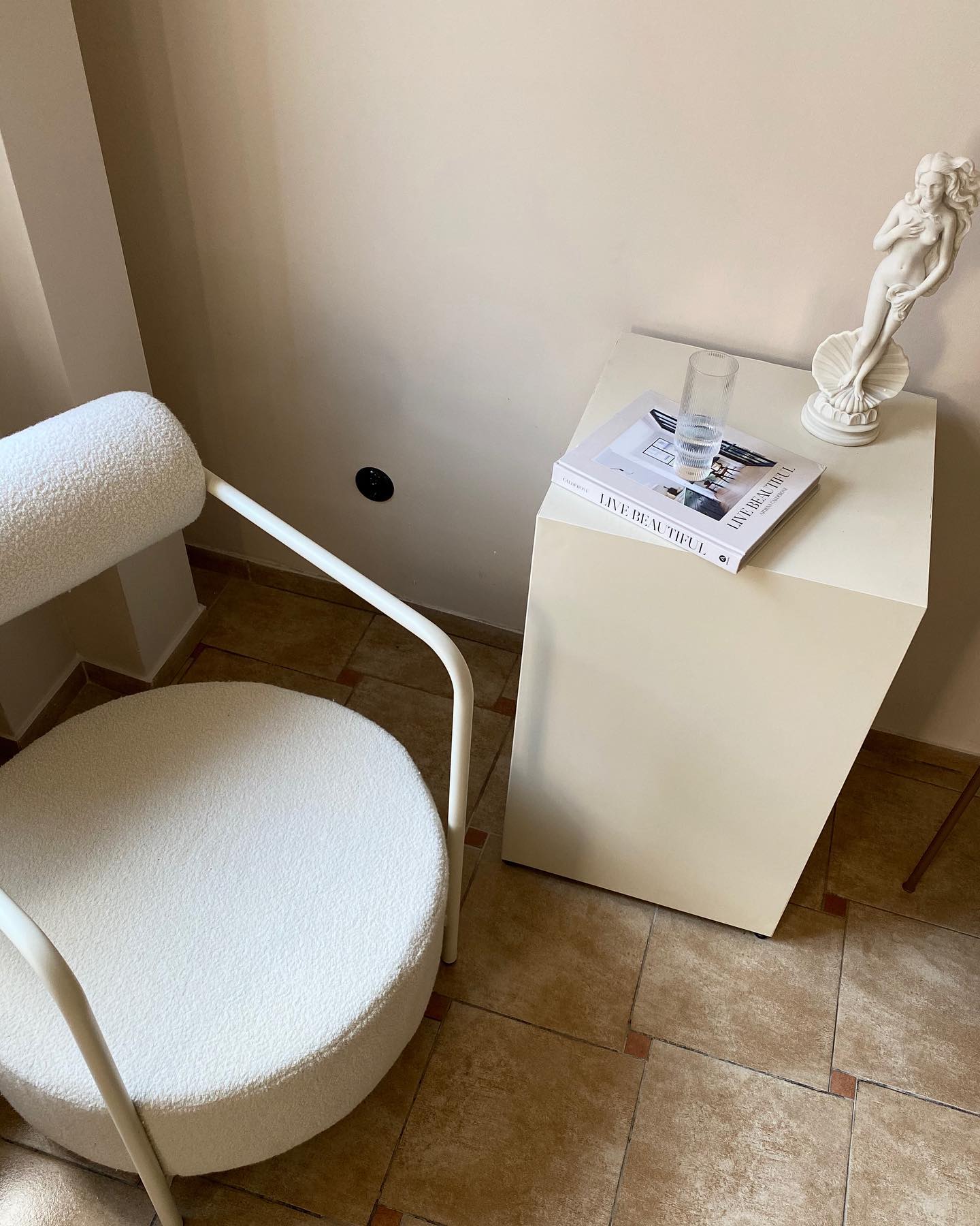 Fotel SAFFRON čalúnený