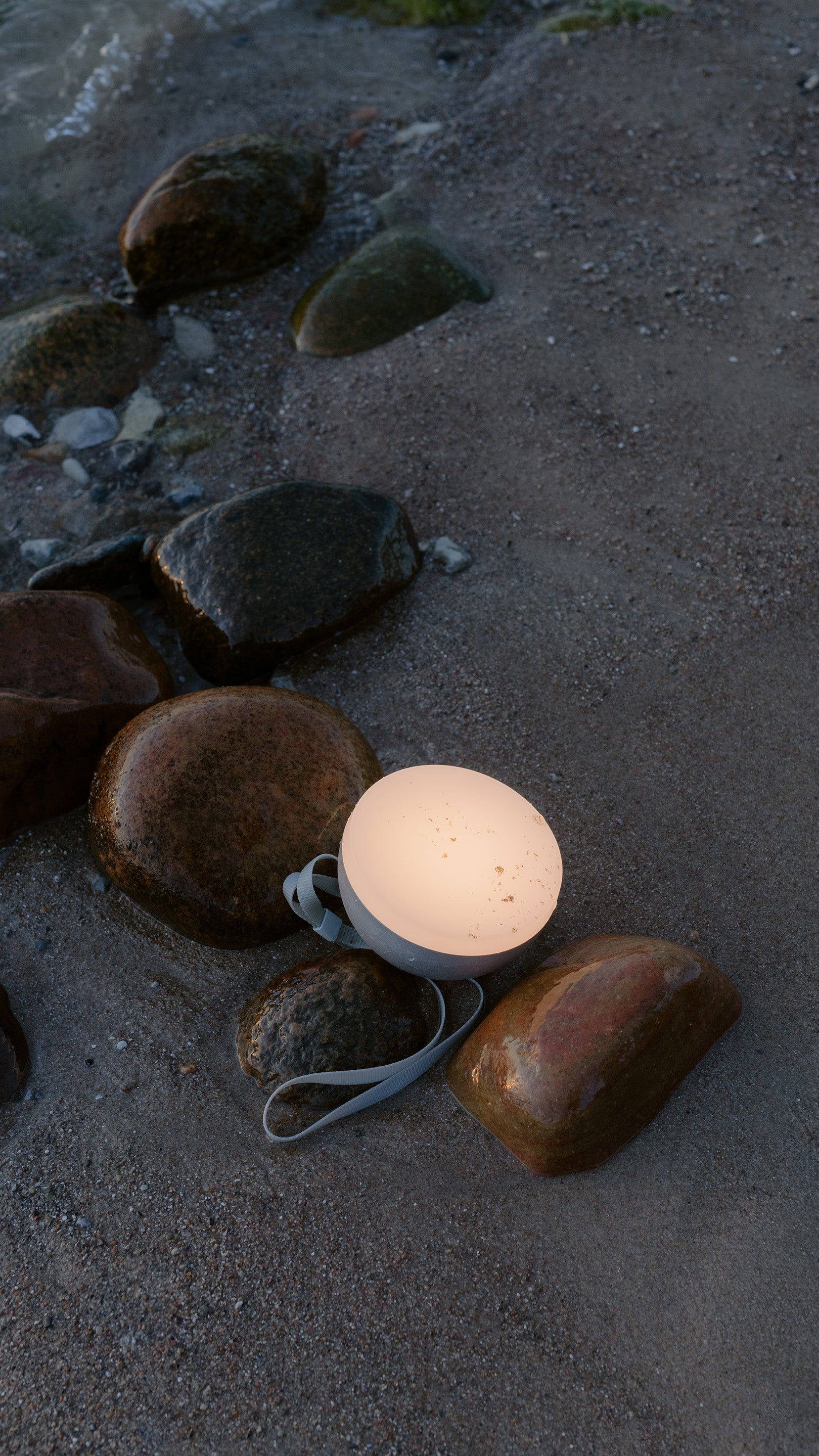 Prenosná lampa SPHERE ADVENTUR LIGHT šedá