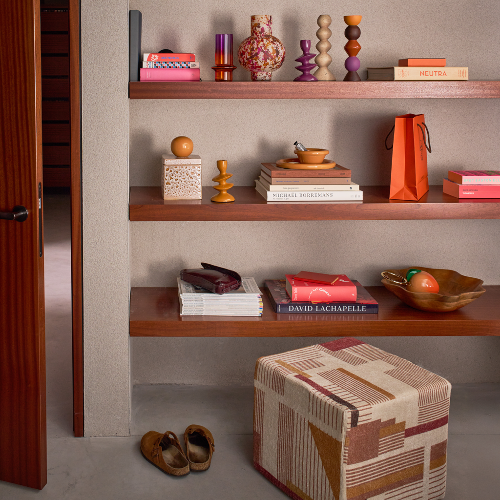 Puf LILLE béžový s oranžovým vzorom