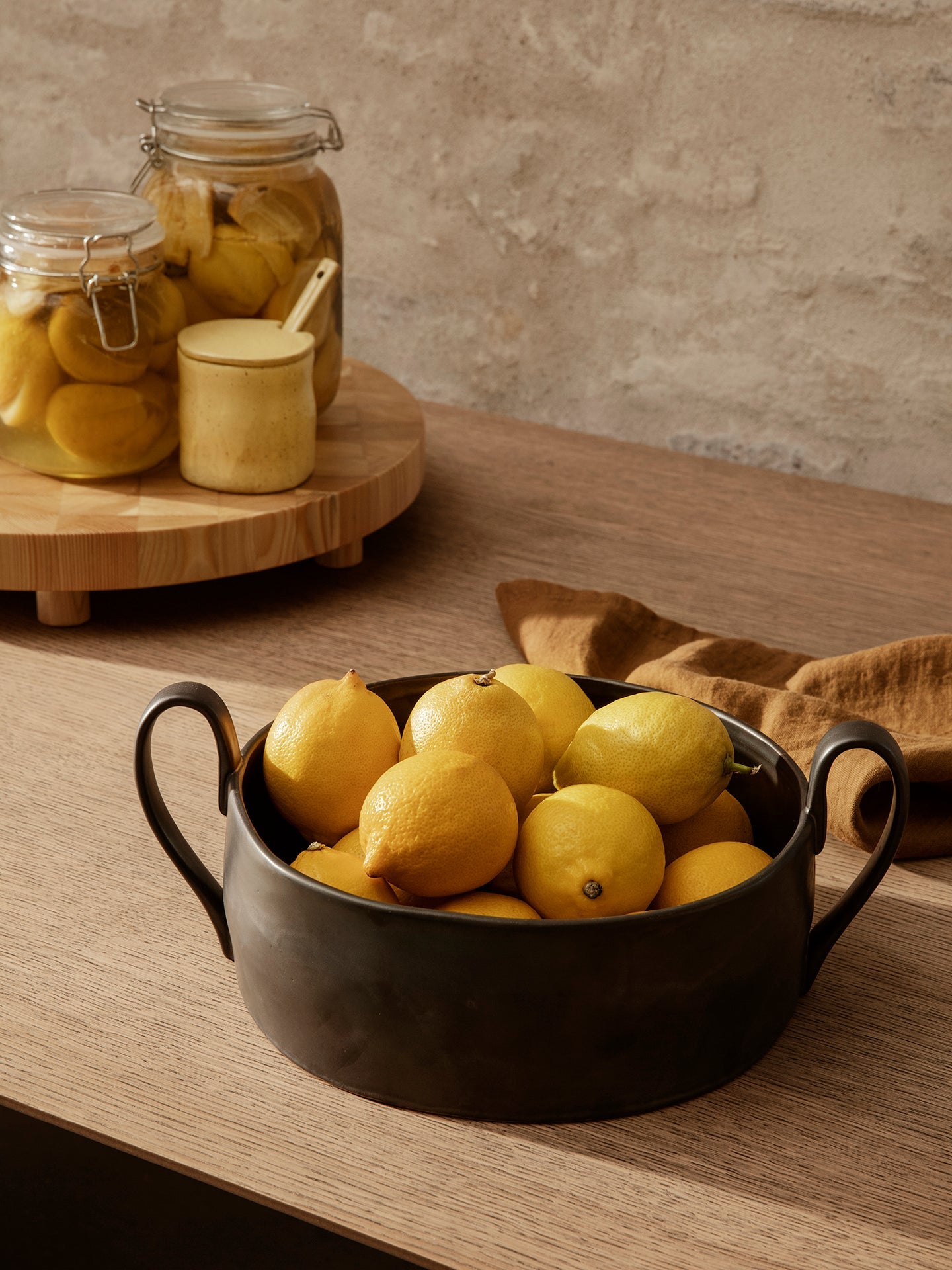 Misa FLOW CENTREPIECE black