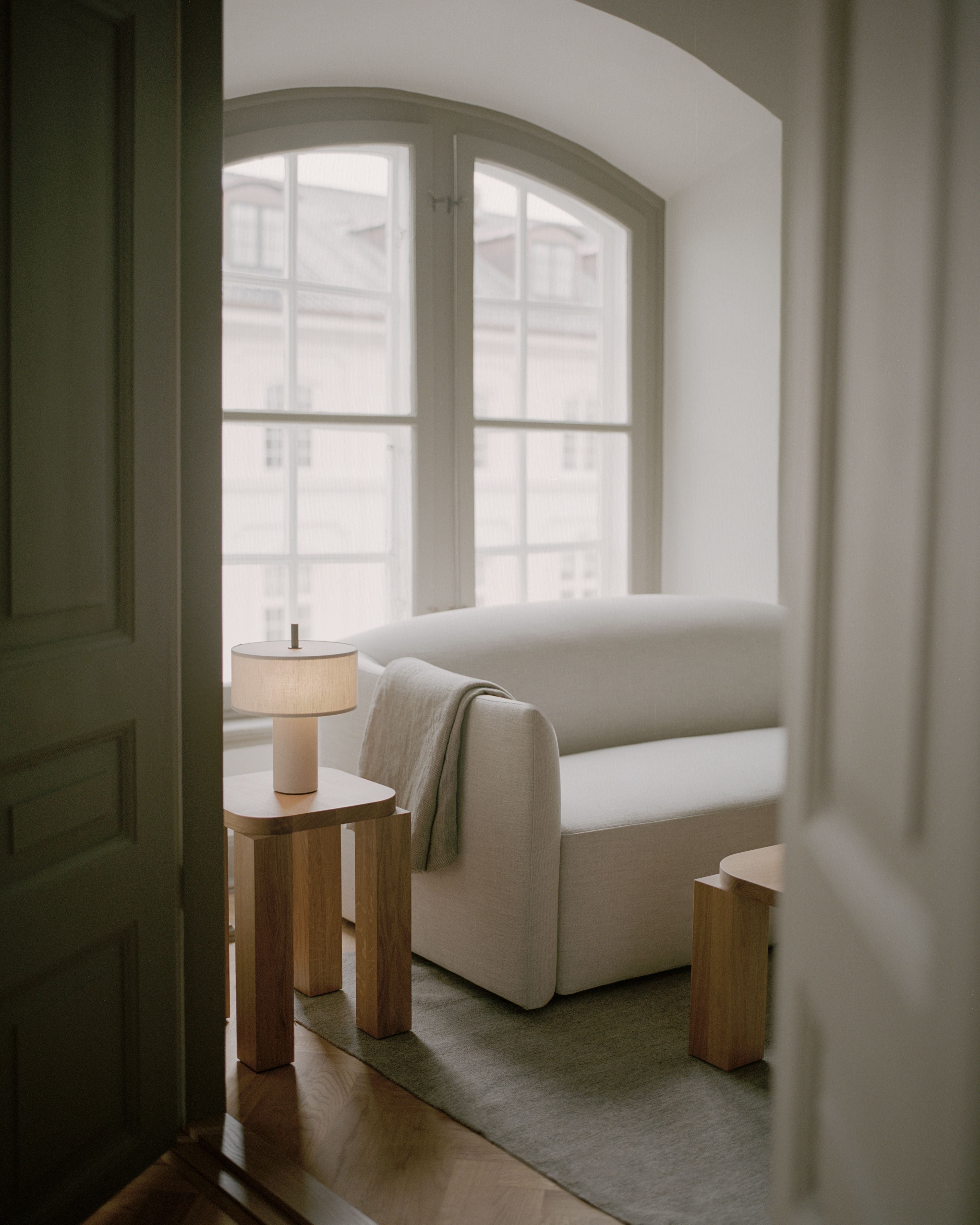 Prenosná lampa MARGIN béžová