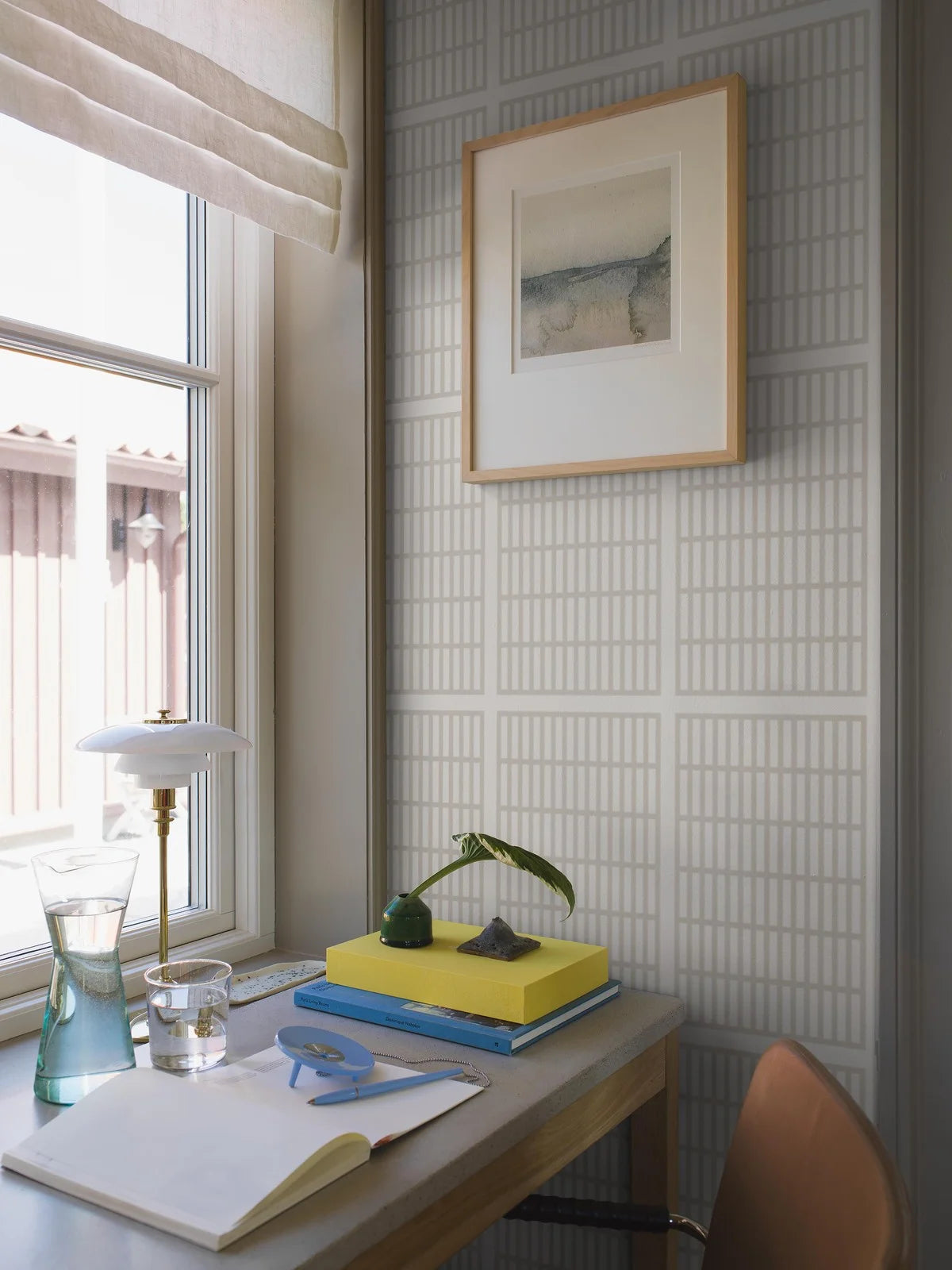 Tapeta s geometrickým vzorom ALVAR AALTO 14/6 biela so šedou