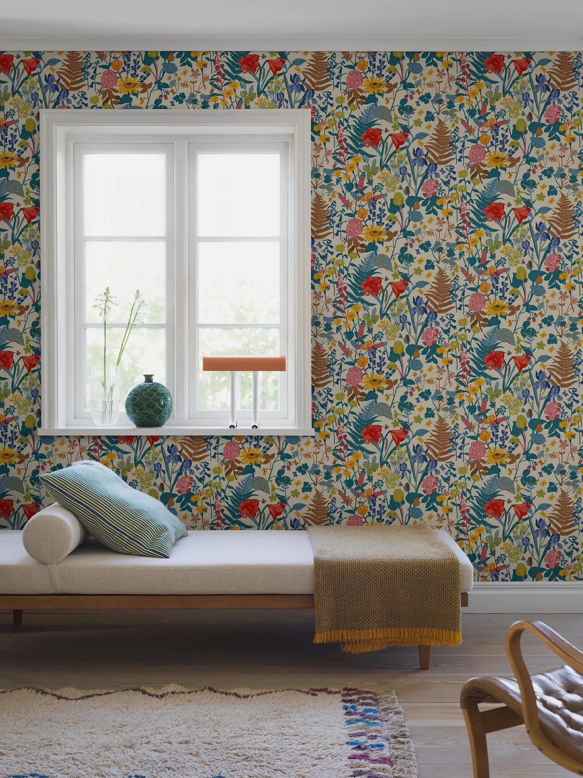 Tapeta s rastlinným motívom STUGRABATT béžová s modrou