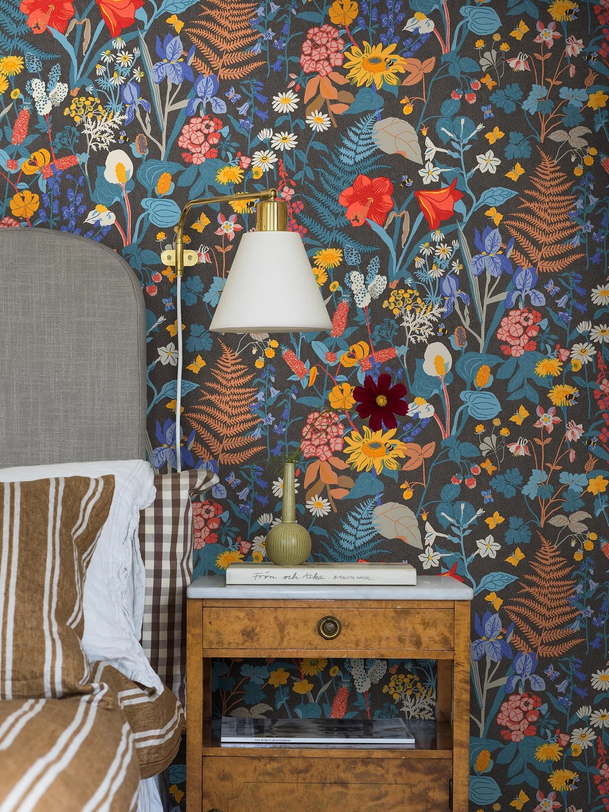 Tapeta s rastlinným motívom STUGRABATT modrá so žltou