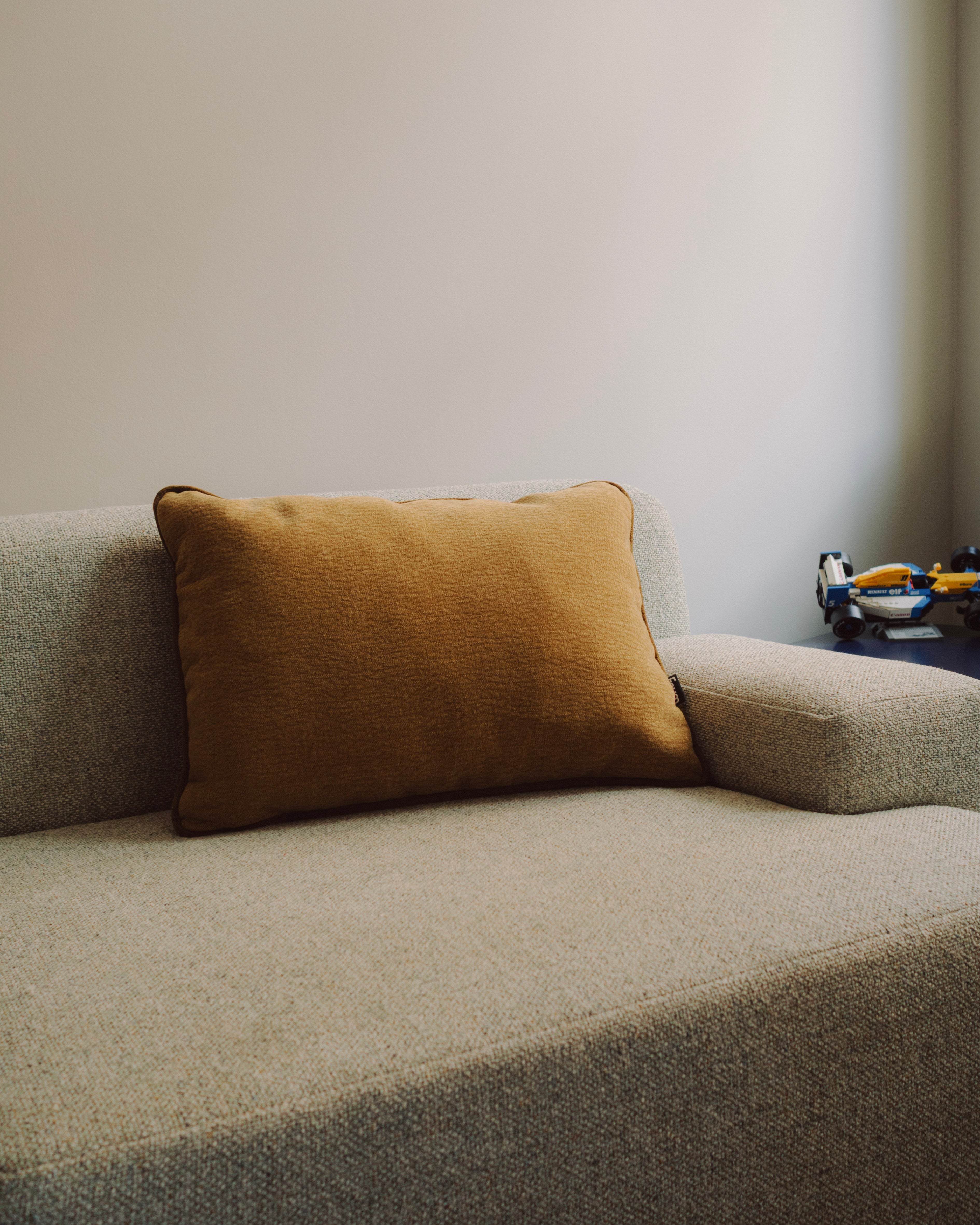 Vankúš MIU jantárová oranžová