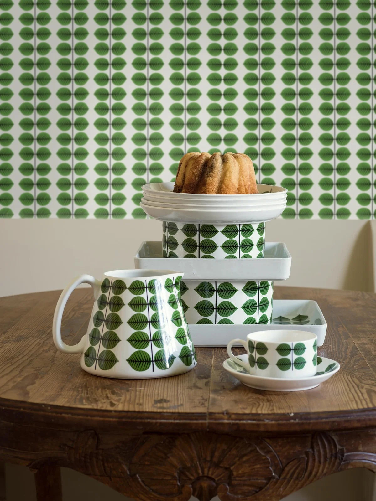 BERSÅ White Wallpaper with Orange Leaf Pattern