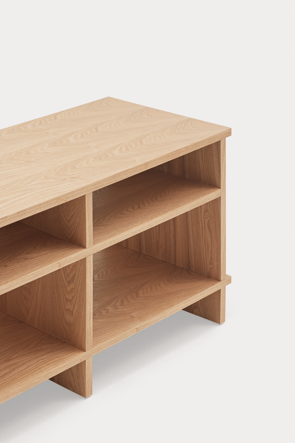 Televízna skrinka INARI dýha dubová