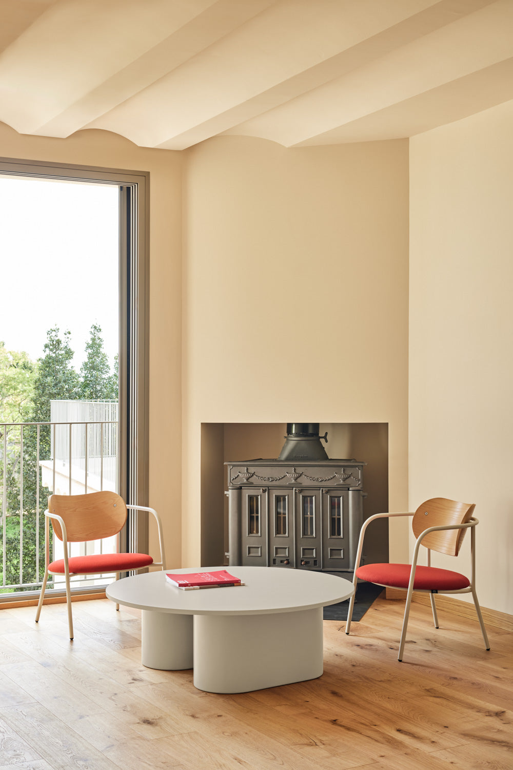 Ovalný konferenčný stolík TOTEM béžový