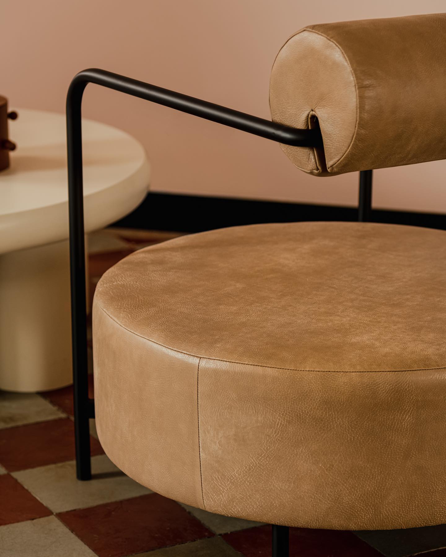 Fotel SAFFRON čalúnený