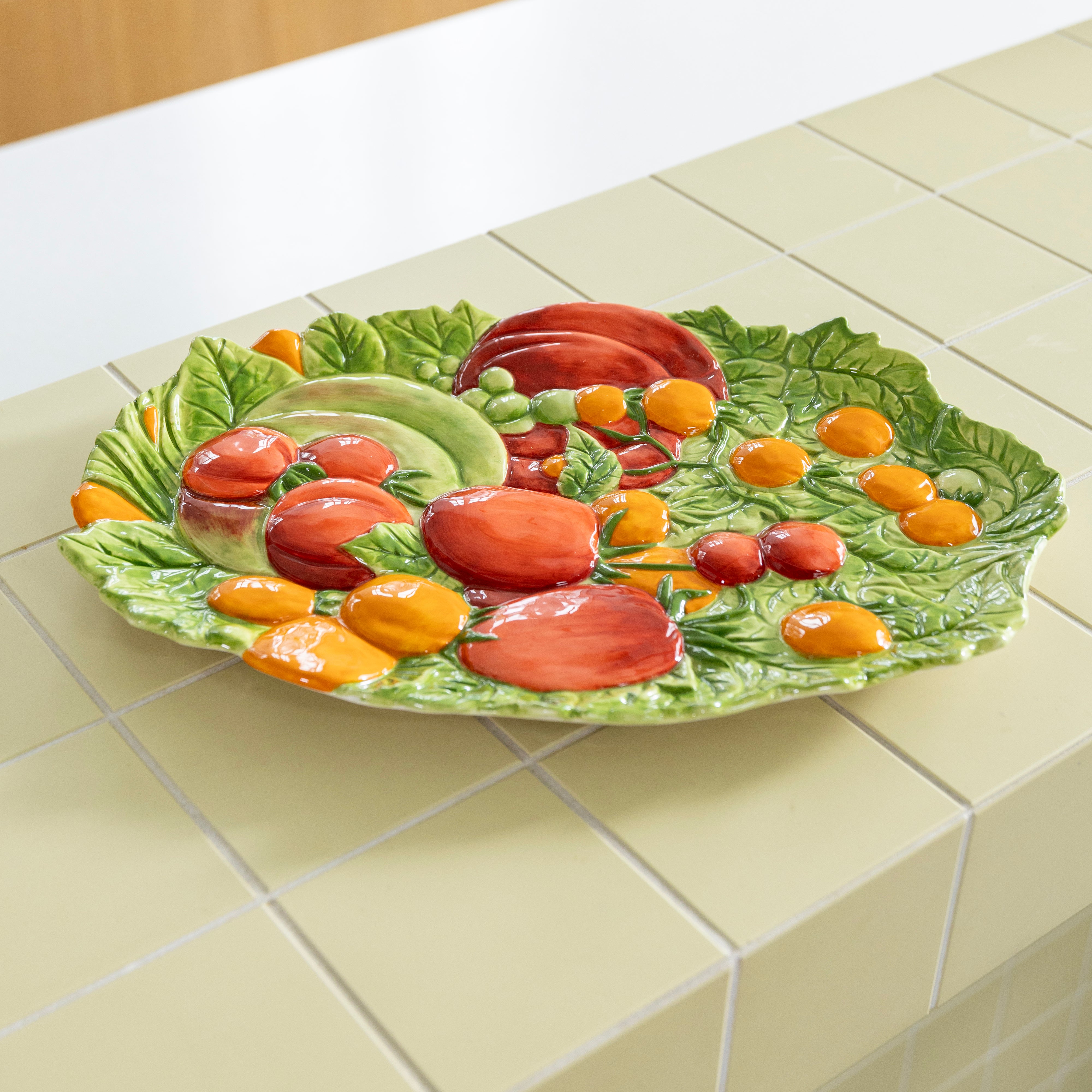 LEGUME TOMATO green with red platter