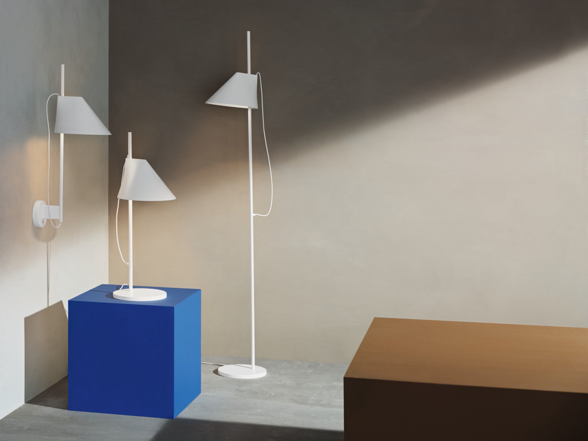 Stojaca lampa YUH biela