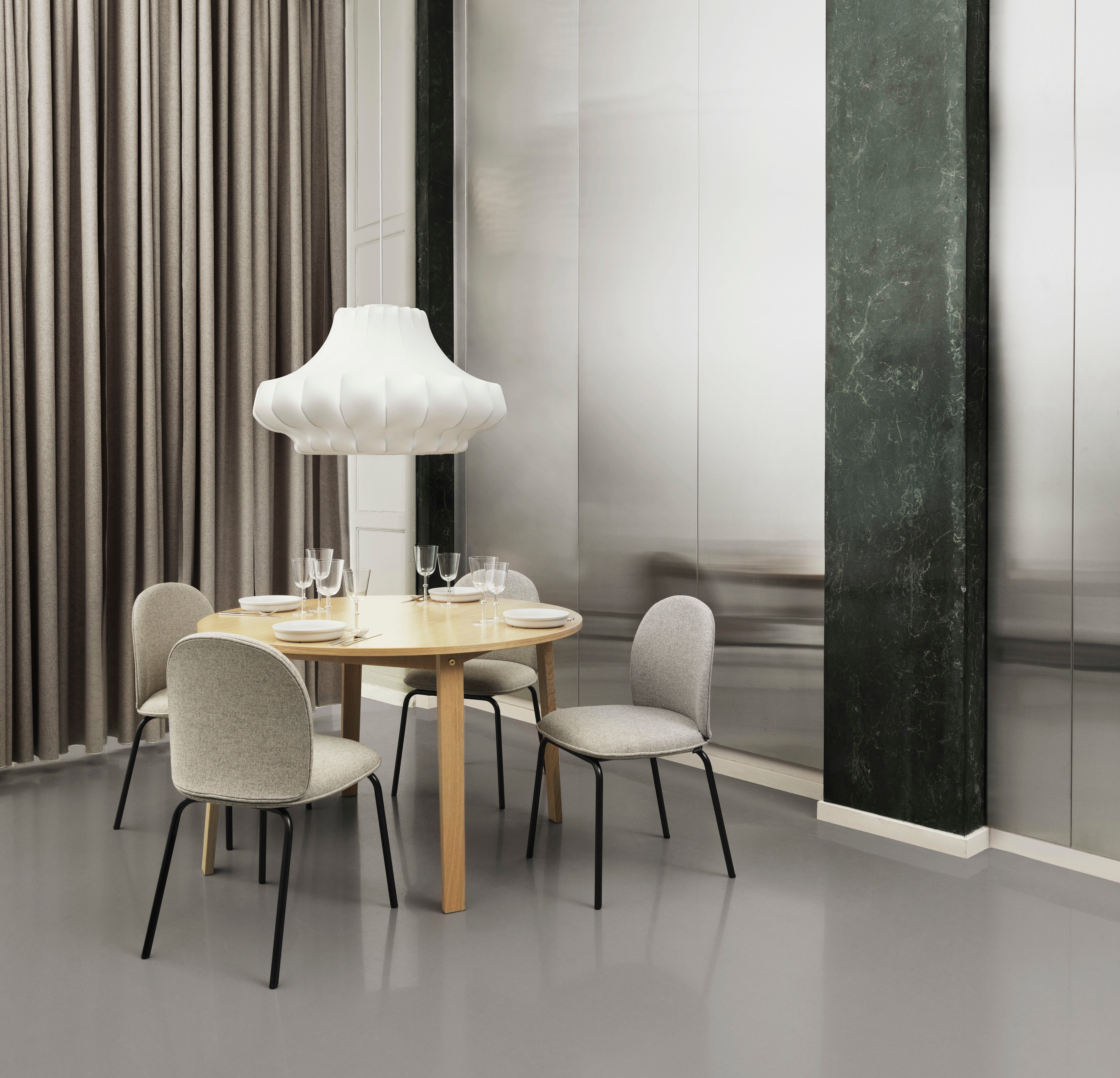 Stolička ACE čierna základňa