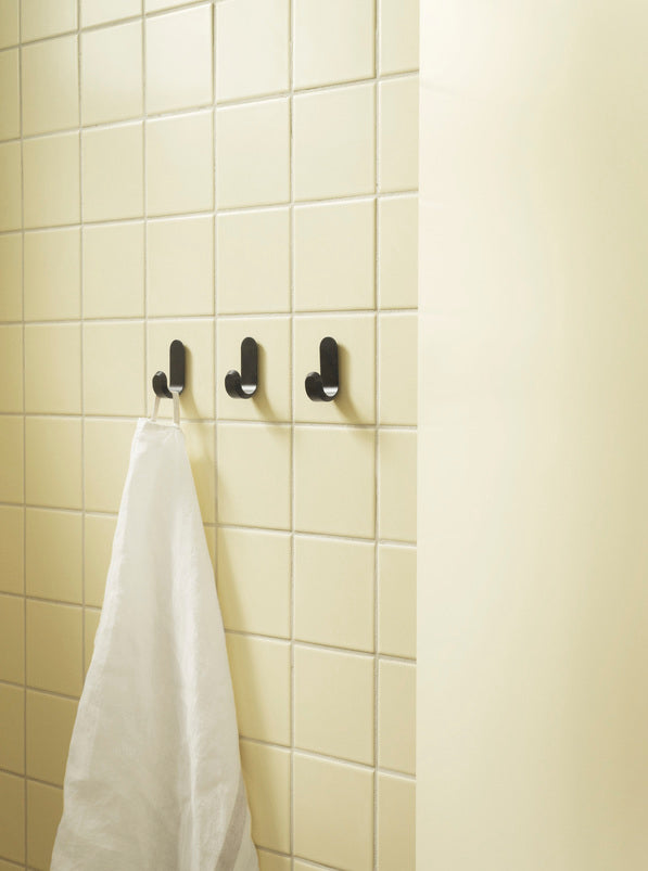 CURVE black matte hanger set