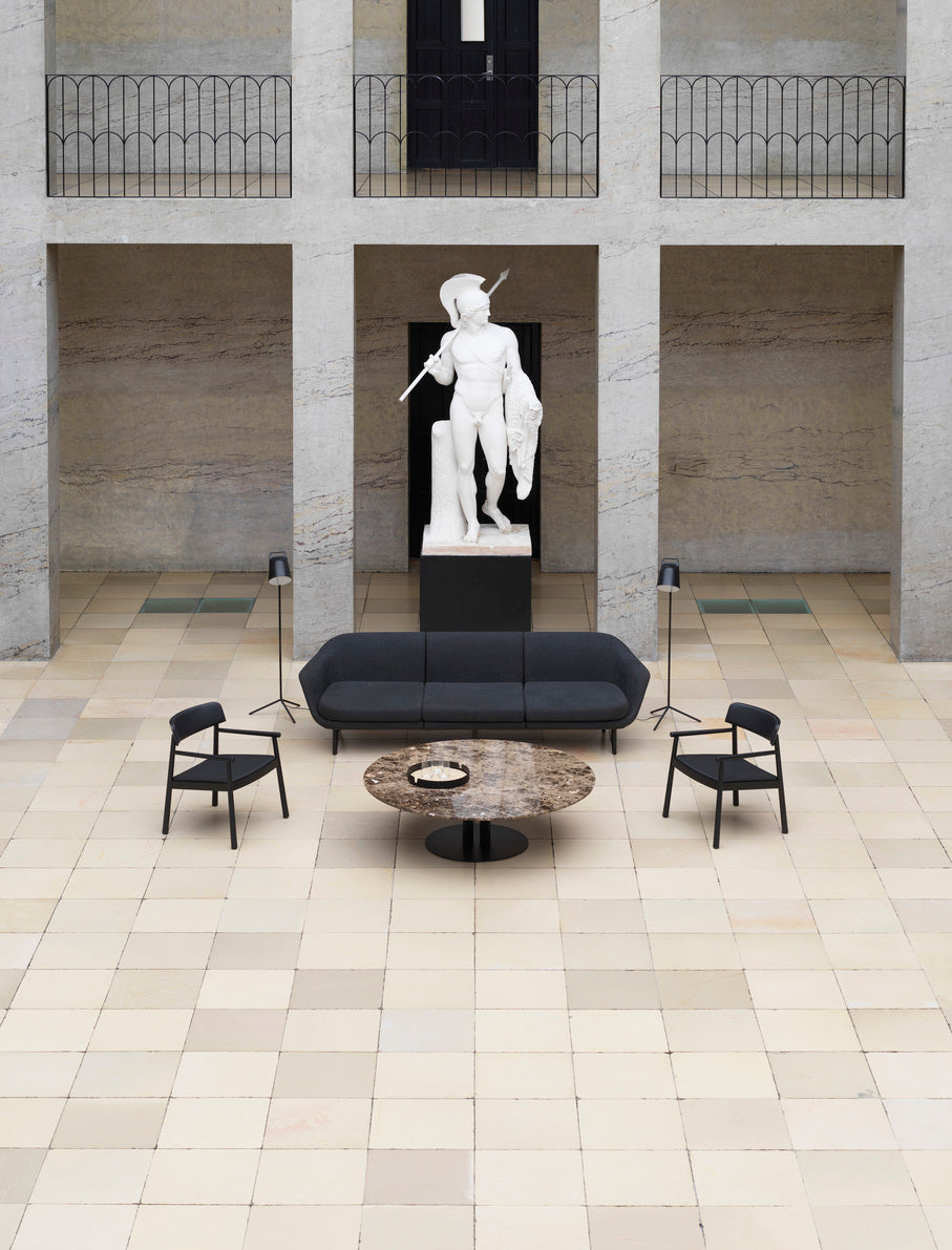 Kulatý konferenčný stolík SCALA pieskový mramorový vrch s čiernym podstavcom