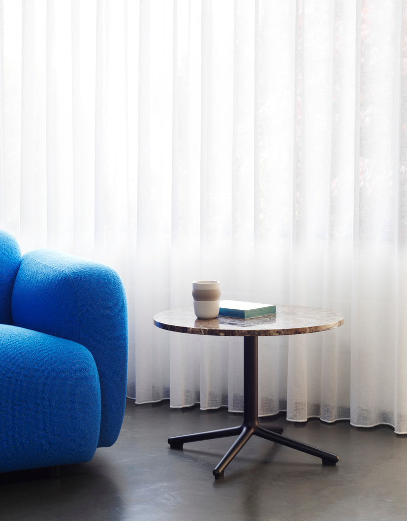 Coffee table Lunar Natural oak top with a black base