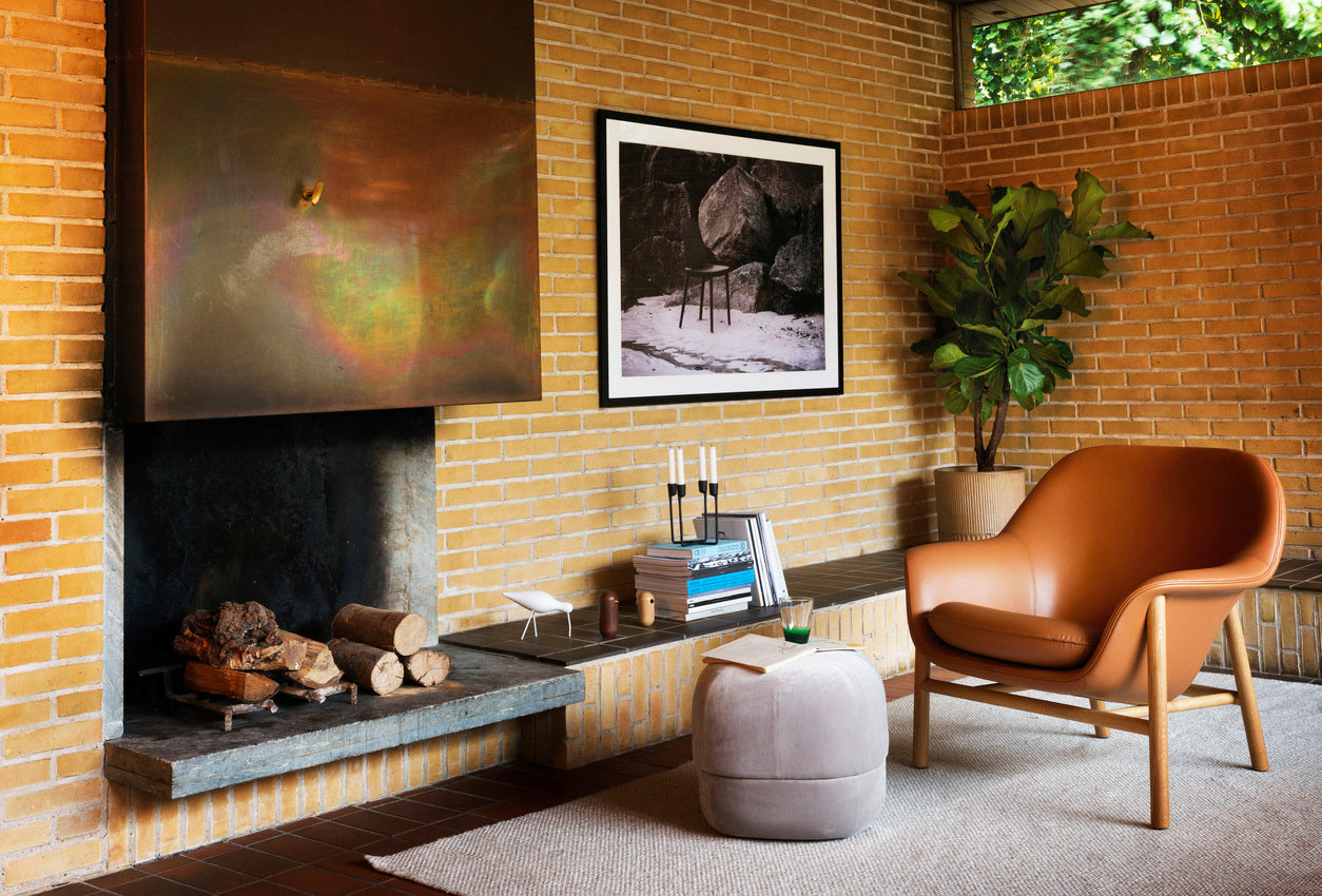 Drape High armchair with an oak base