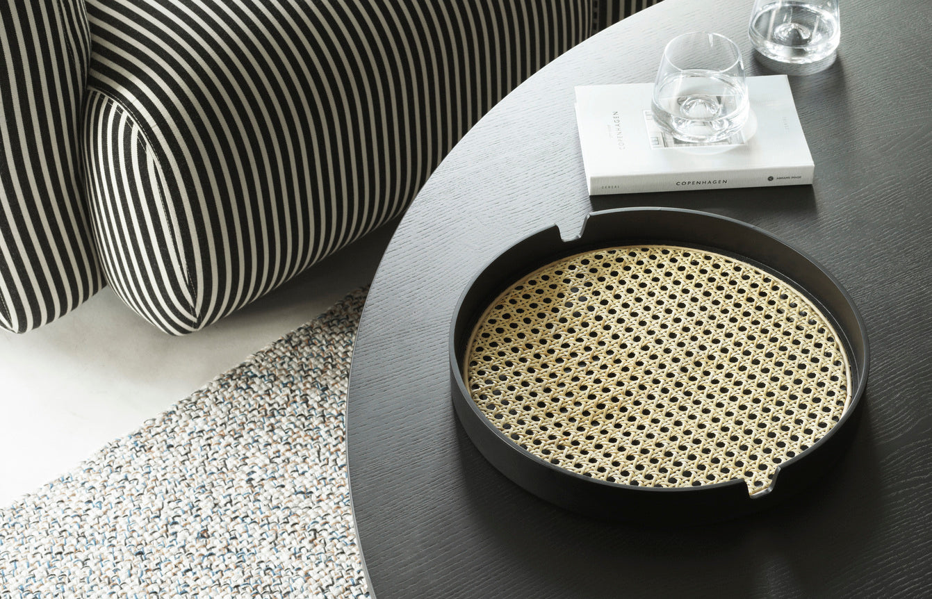 Podnos SALON šedý s ratanom