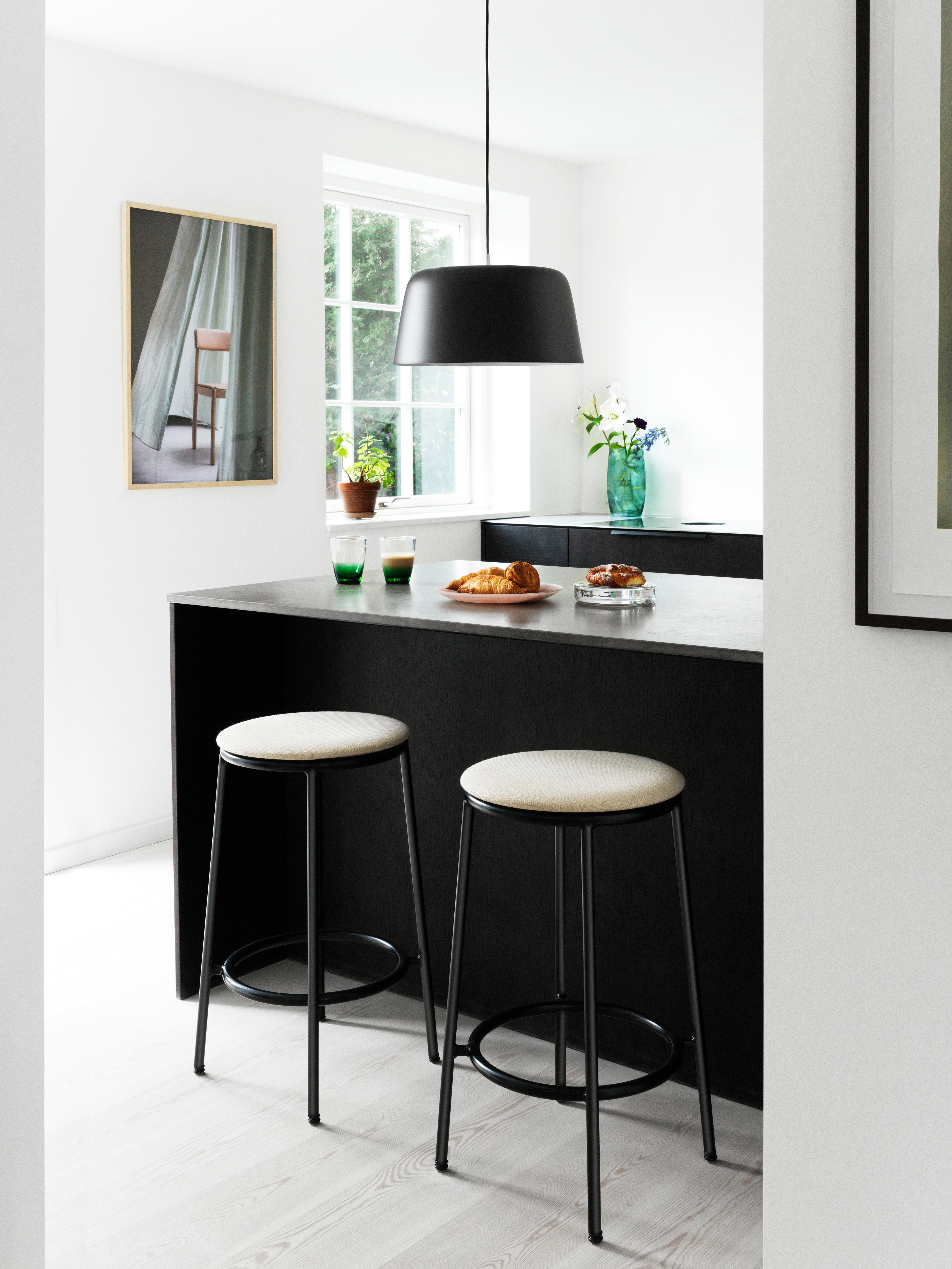 Závesná lampa TUB čierna