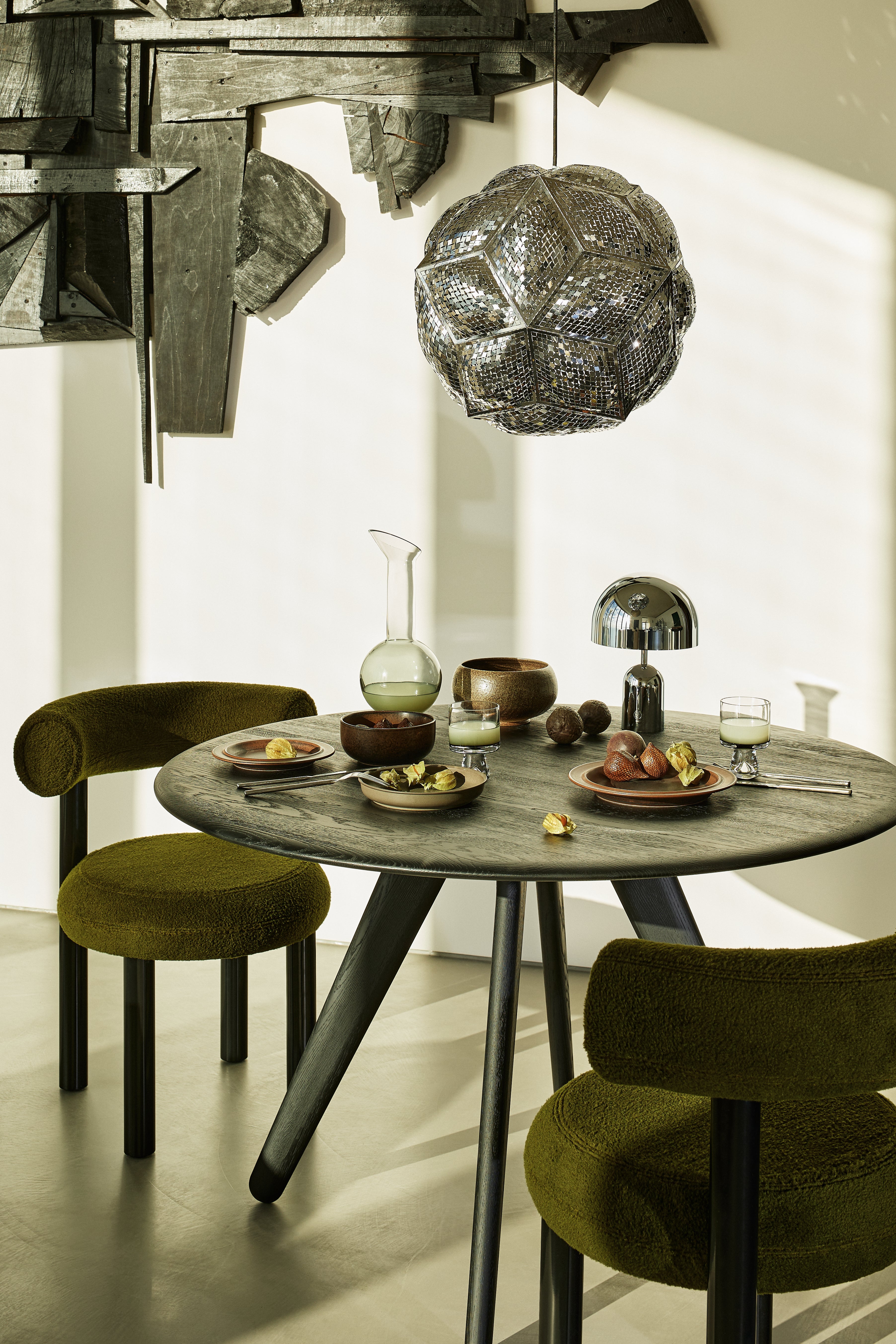 Stolička FAT so železnou základňou