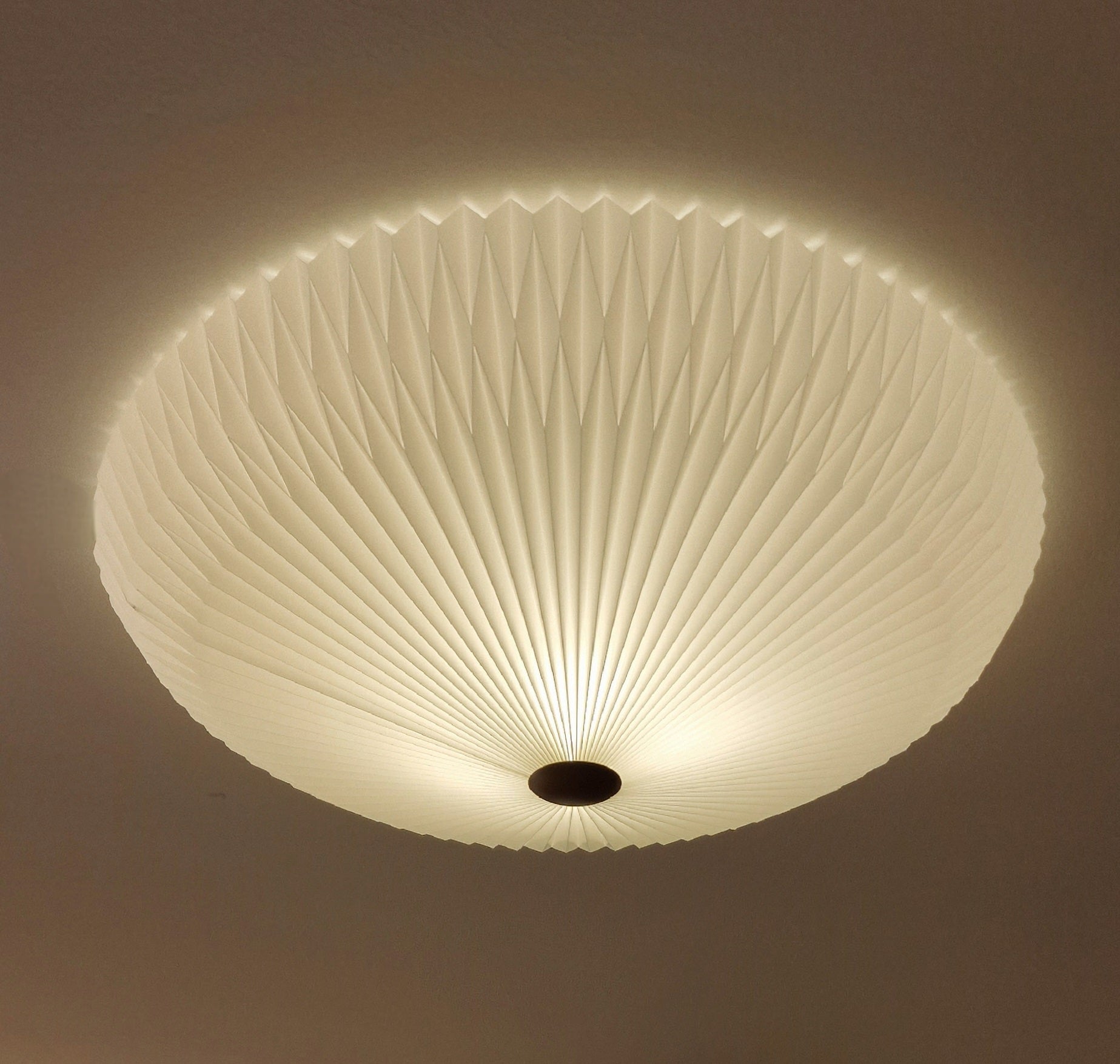 Nástenná lampa MODEL 23 biela so zlatou