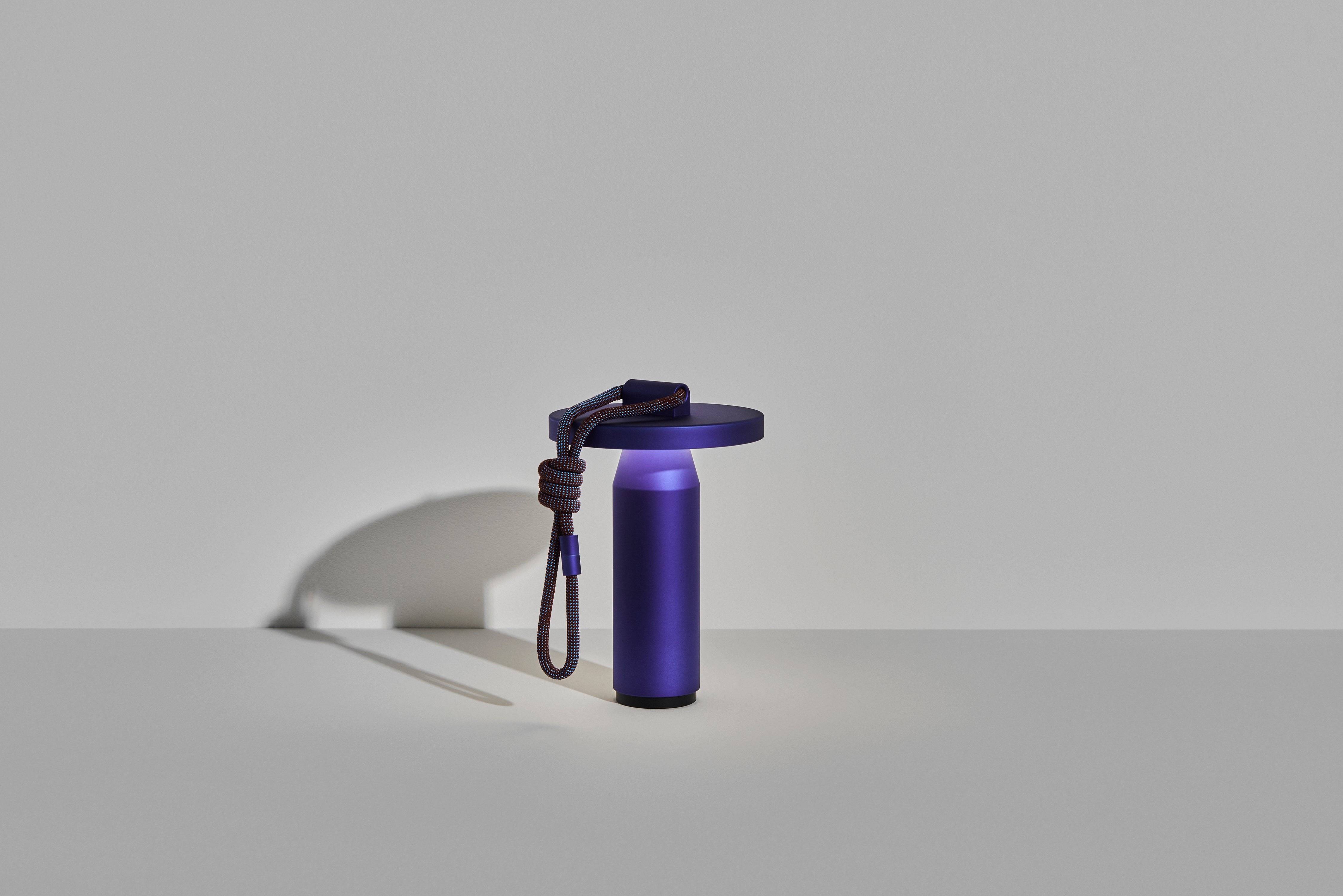 Prenosná lampa QUASAR tmavomodrá