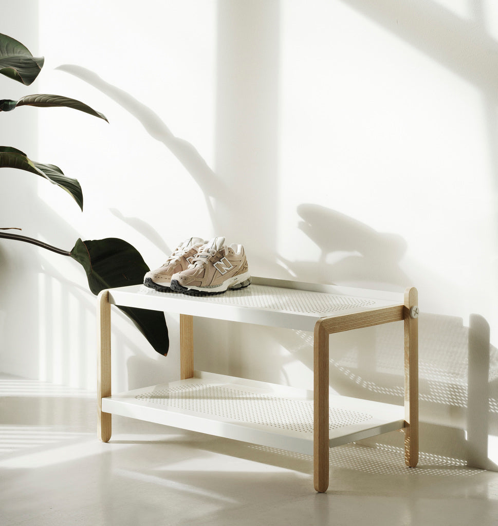 SKO white shoe stand