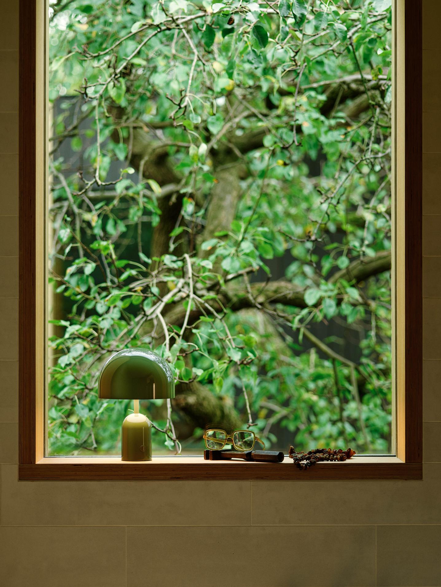 Prenosná stolná lampa BELL zelená