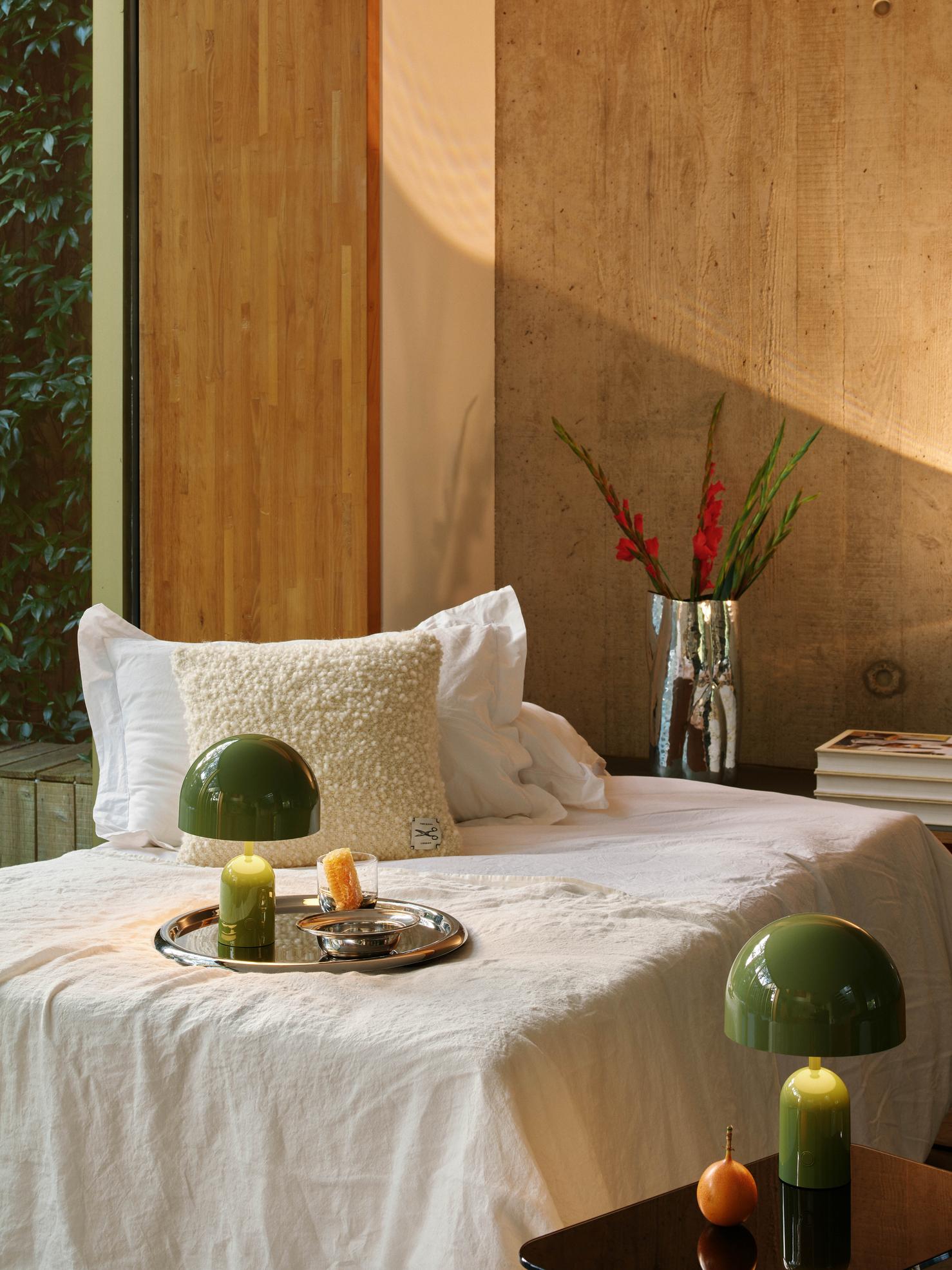 Prenosná stolná lampa BELL zelená