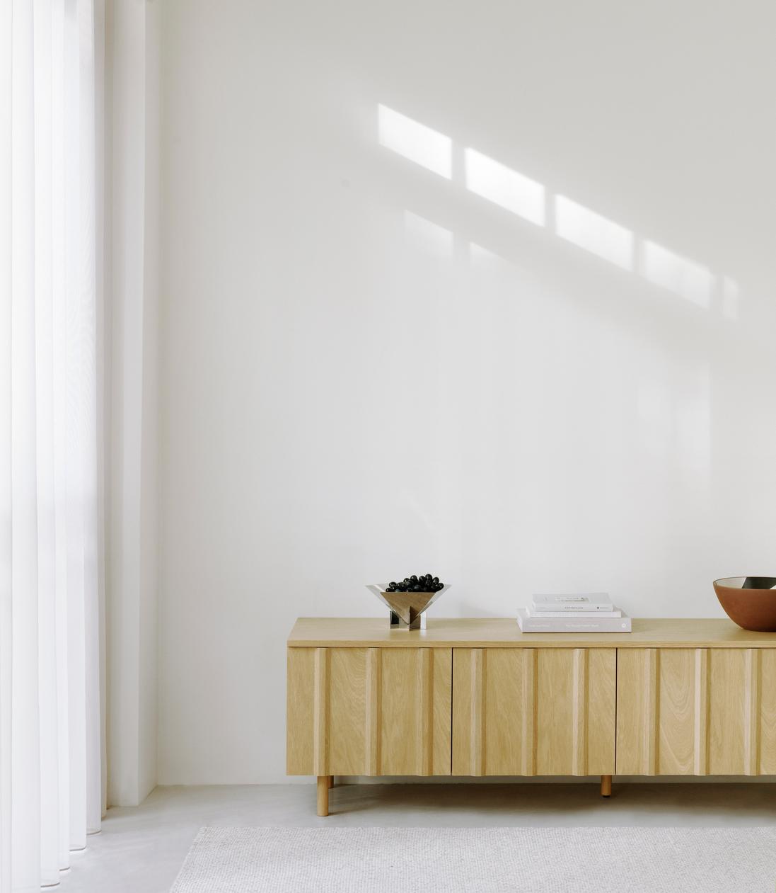 RIB cabinet oak veneer