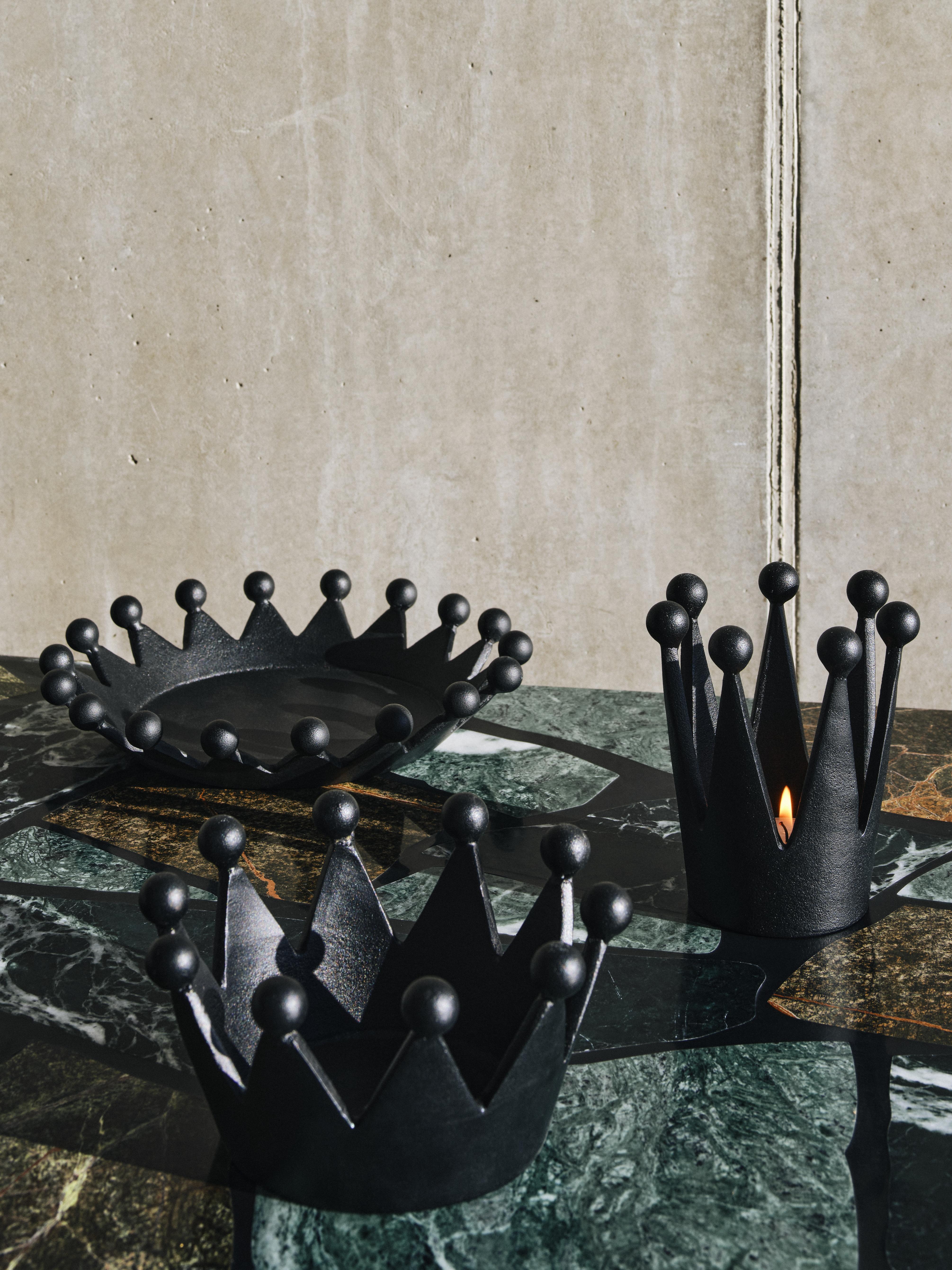 Dekorácia CAST CROWN čierna