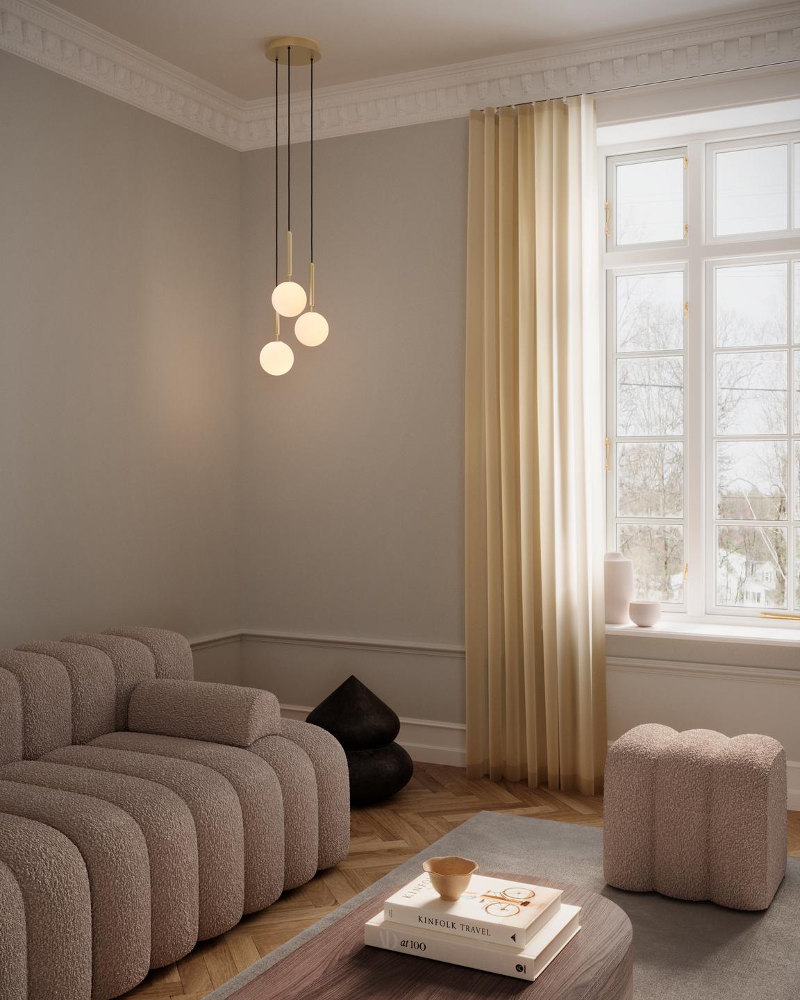 Závesná lampa MIIRA 3 mosadzná s opálovým sklom
