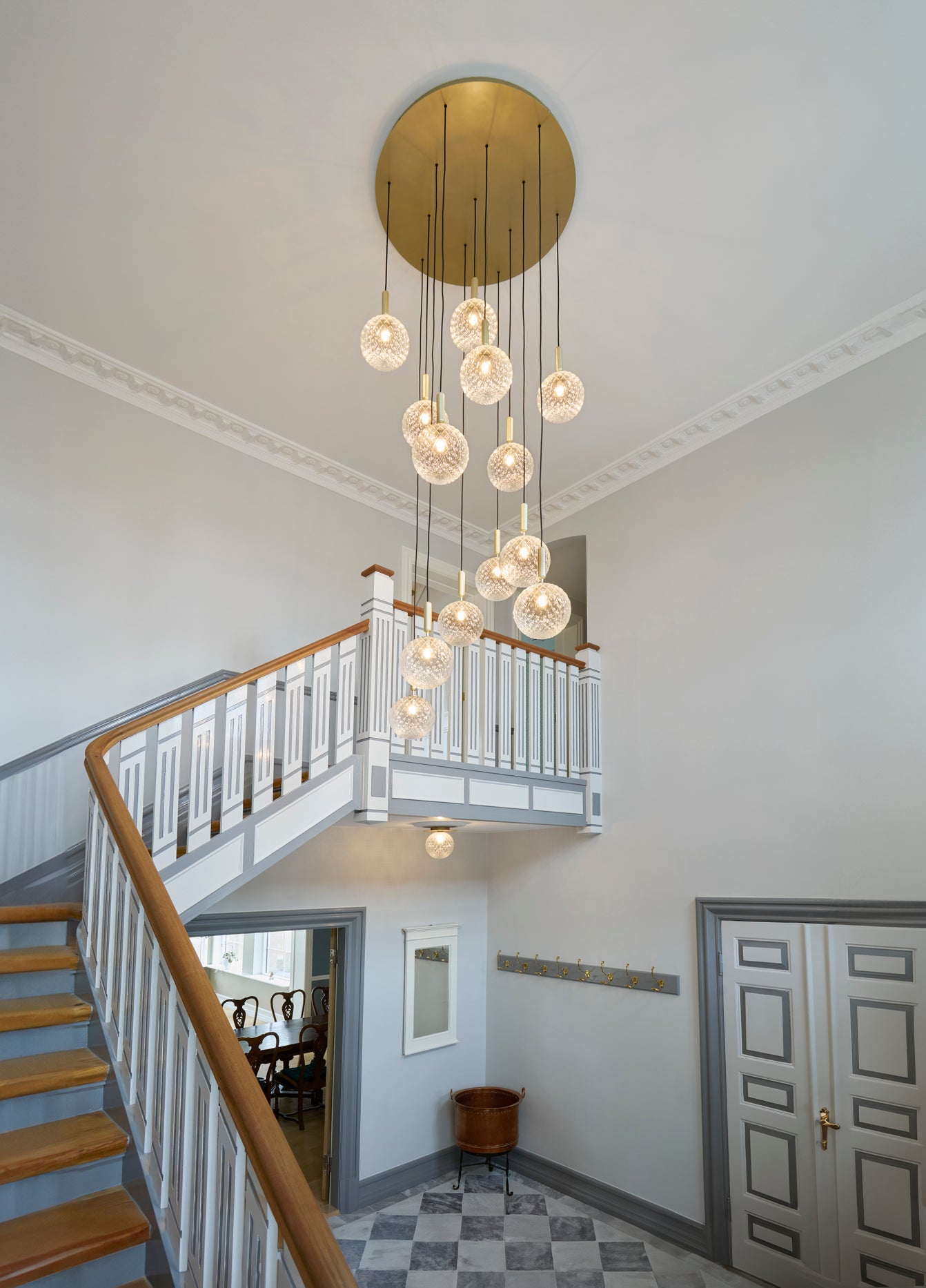 Závesná lampa MIIRA 13 mosadzná s priehľadným sklom