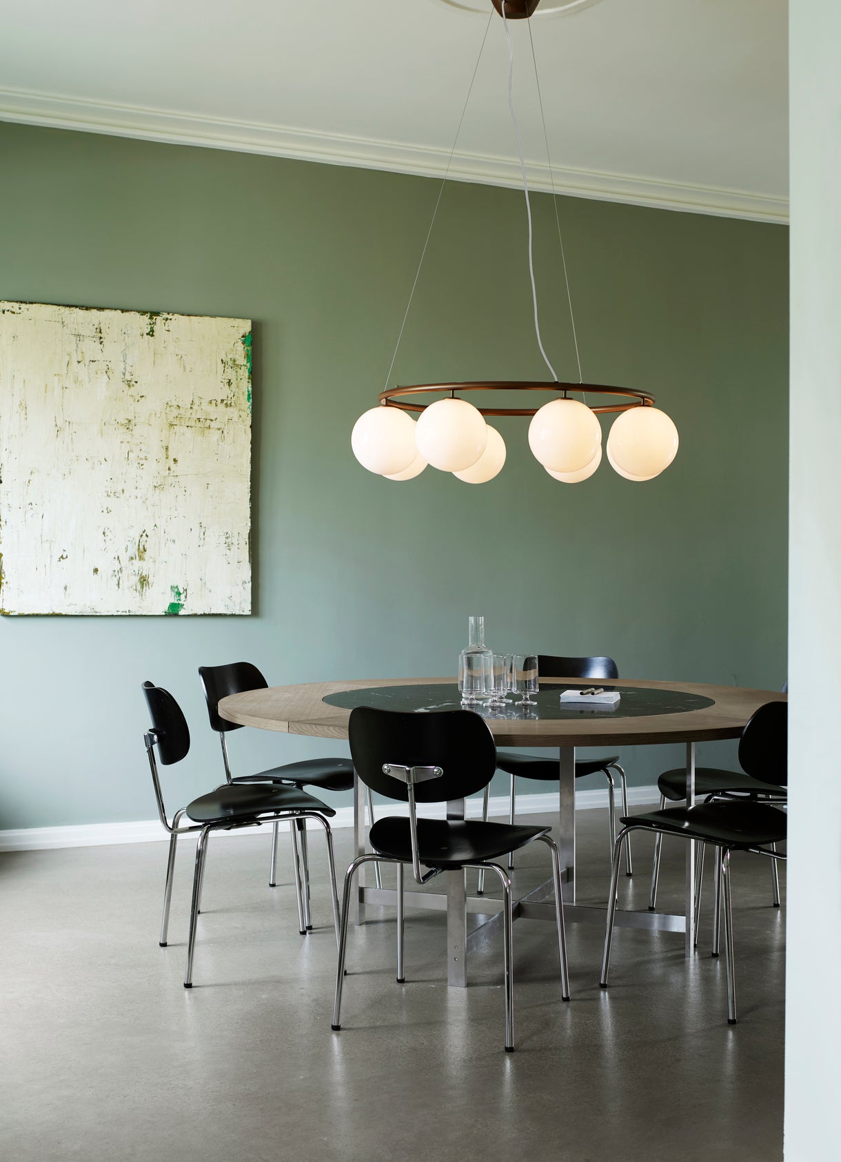 Závesná lampa MIIRA 8 CIRCULAR tmavohnedá s opálovým sklom