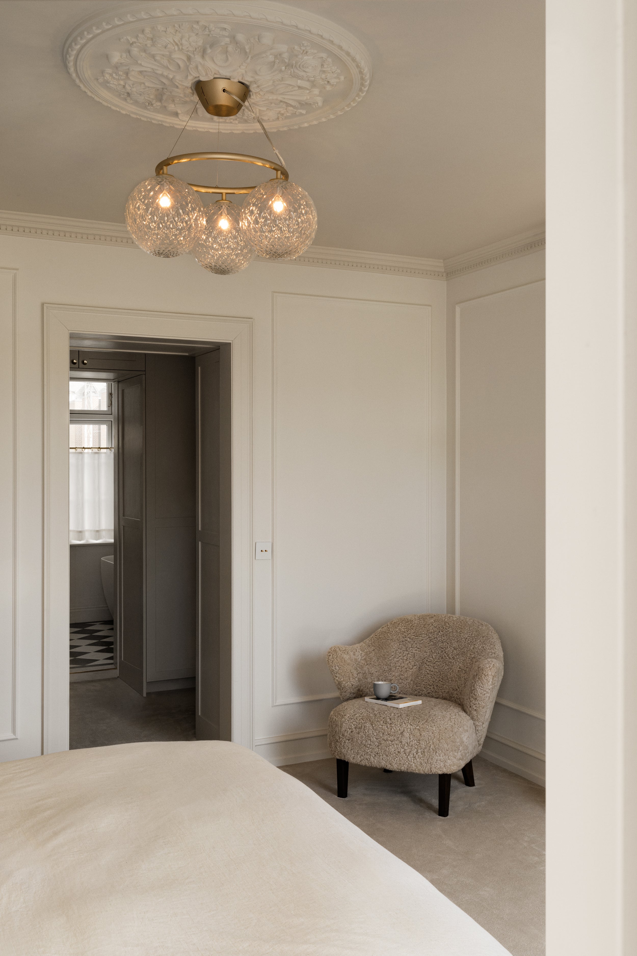 Závesná lampa MIIRA 3 CIRCULAR mosadzná s priehľadným sklom