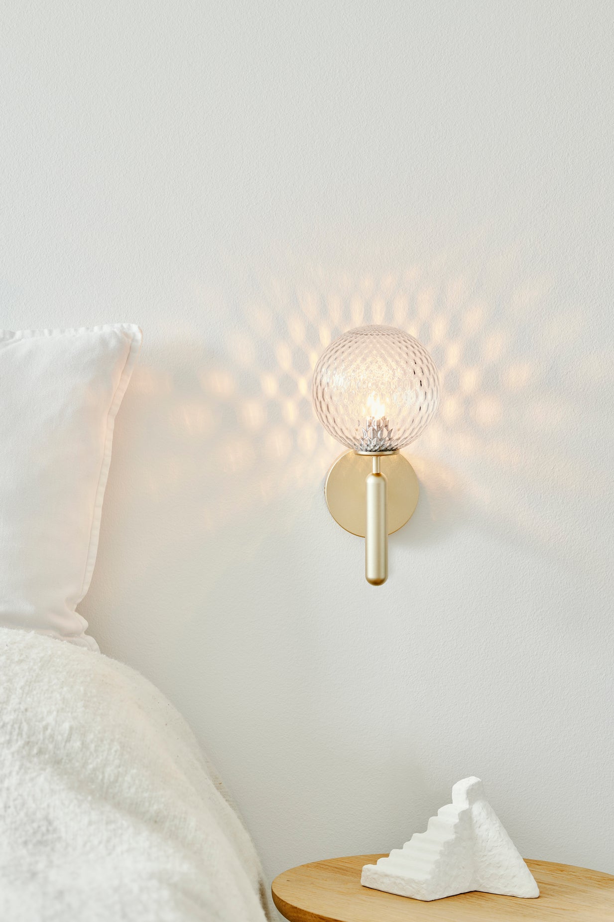 MIIRA Wall Lamp in Brass with Transparent Glass