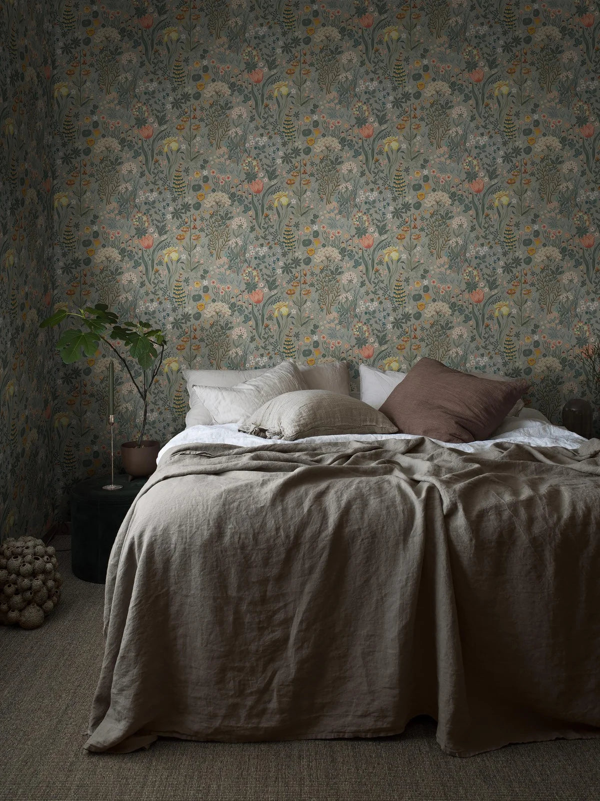 Flower Pattern Wallpaper BLOMSTERHAV Gray with Green