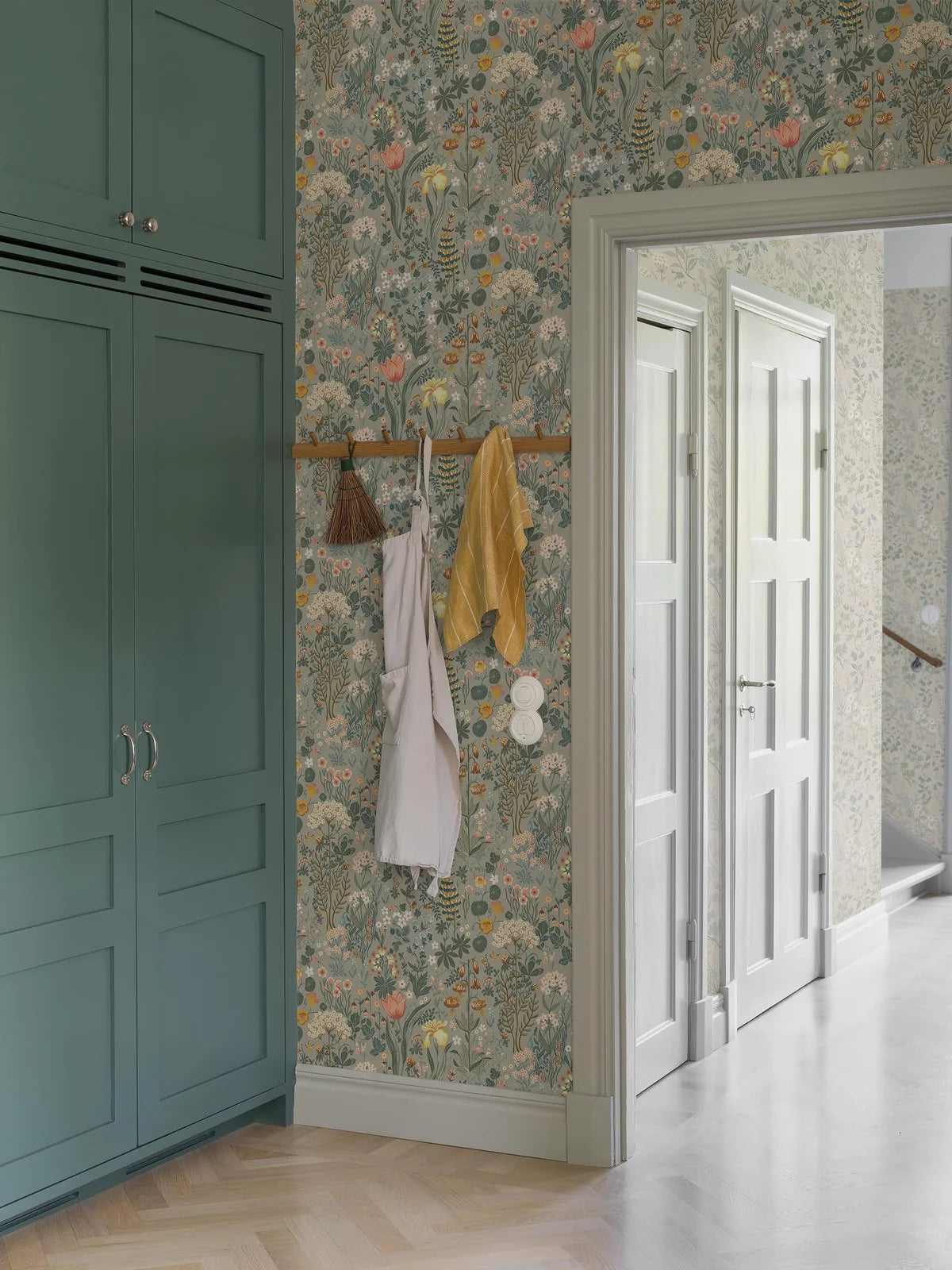 Flower Pattern Wallpaper BLOMSTERHAV Gray with Green