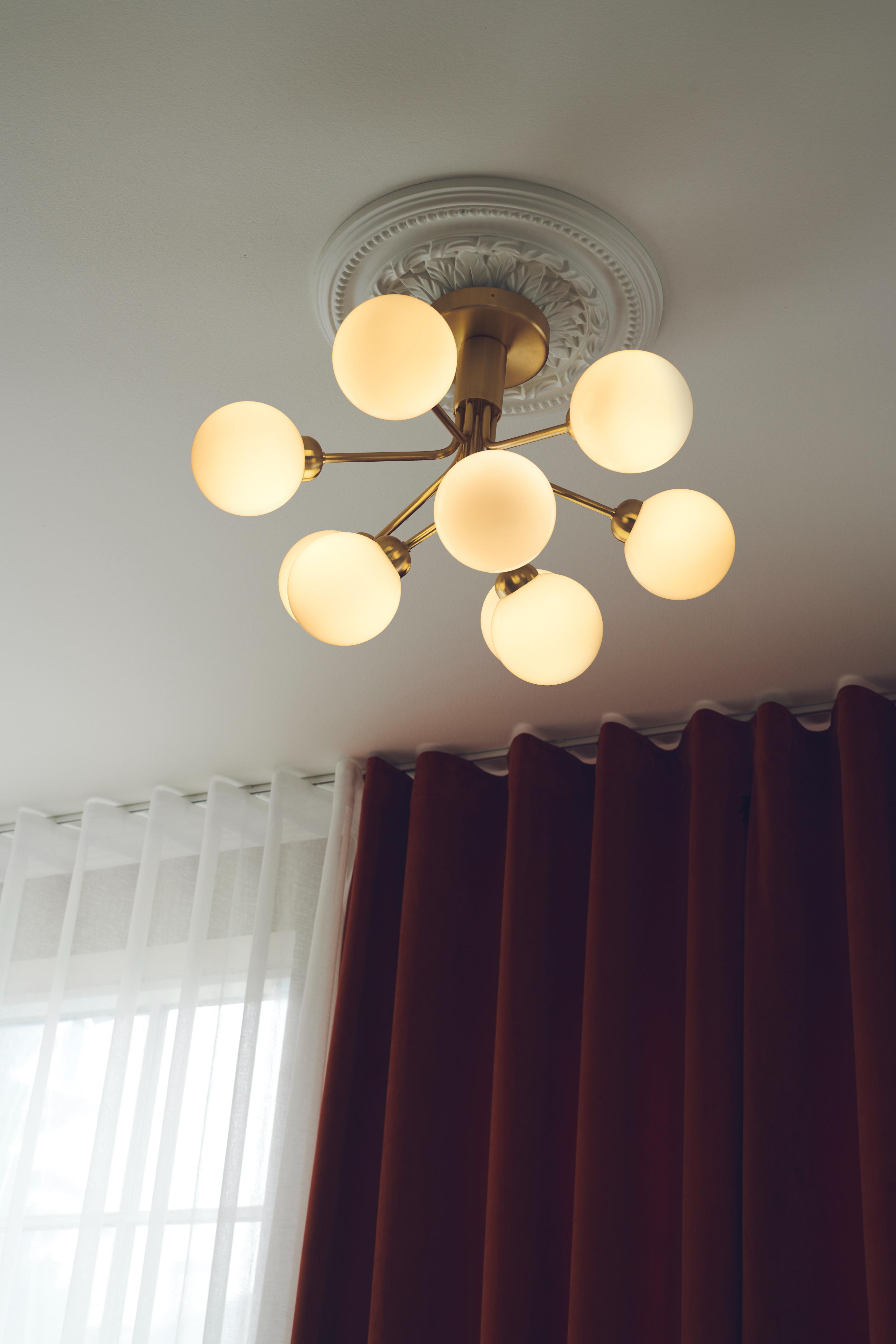 Lampa stropná APIALES 9 čierna s opálovým sklom