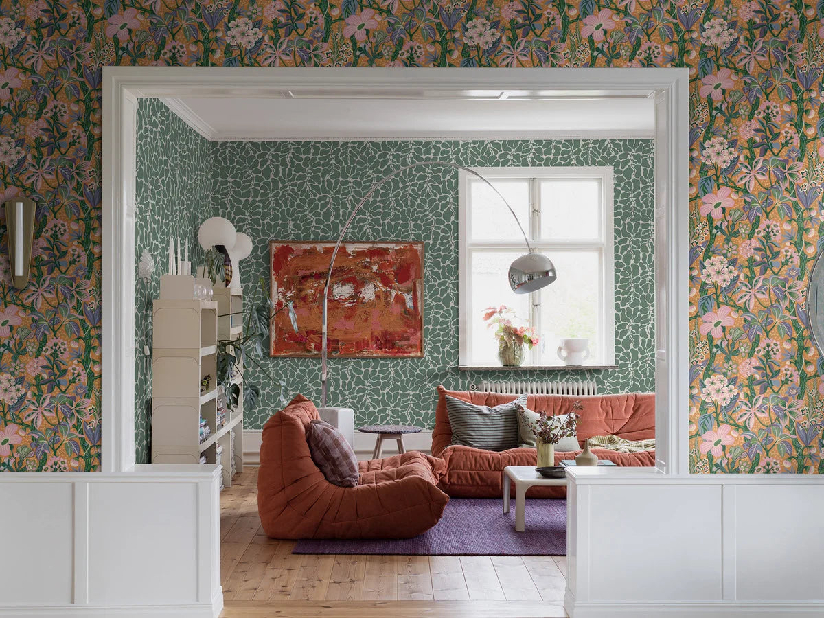 Non-woven paper wallpaper with a botanical pattern MY SECRET GARDEN green with white