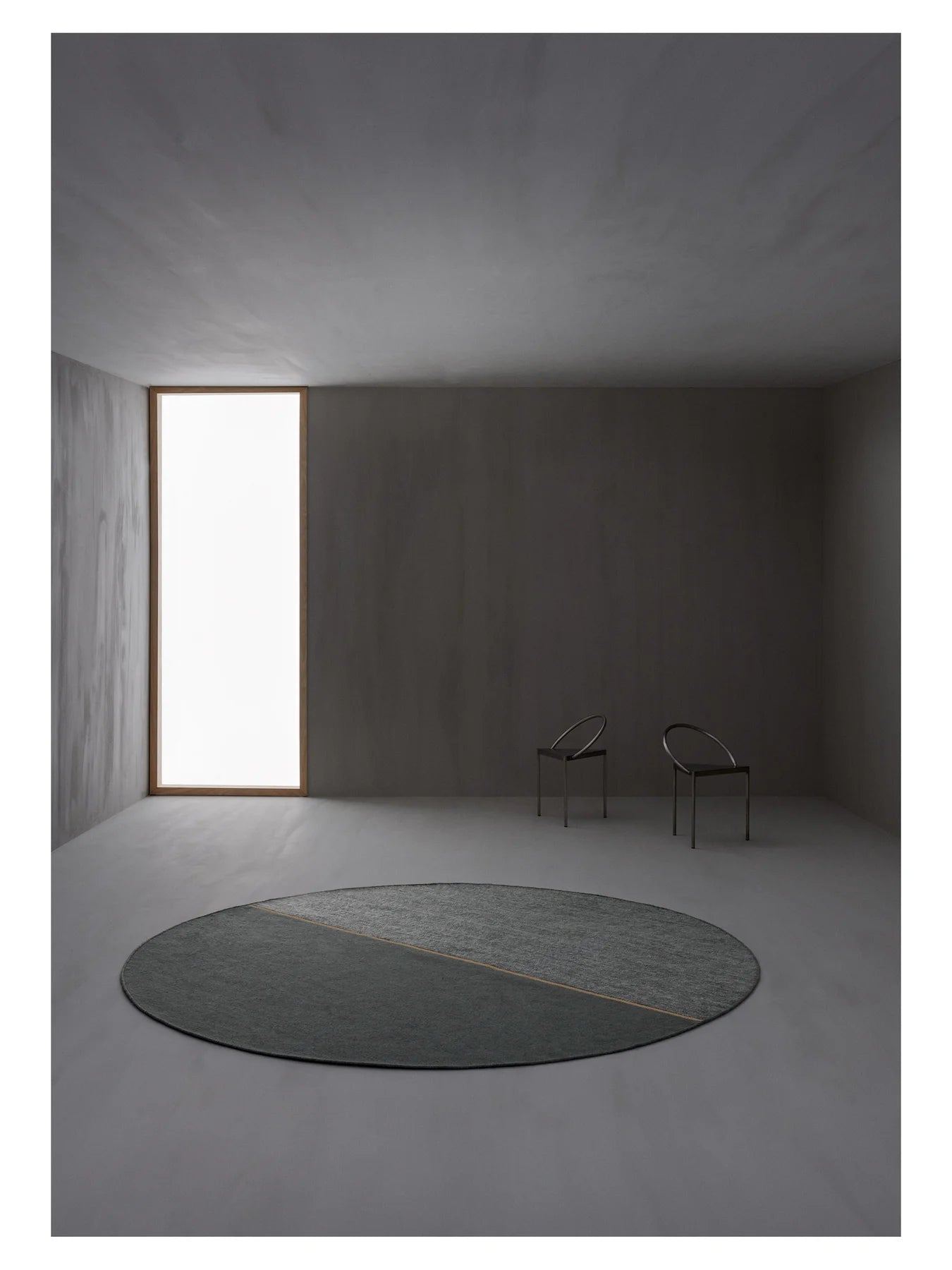 MAGNETIZE round rug dirty green