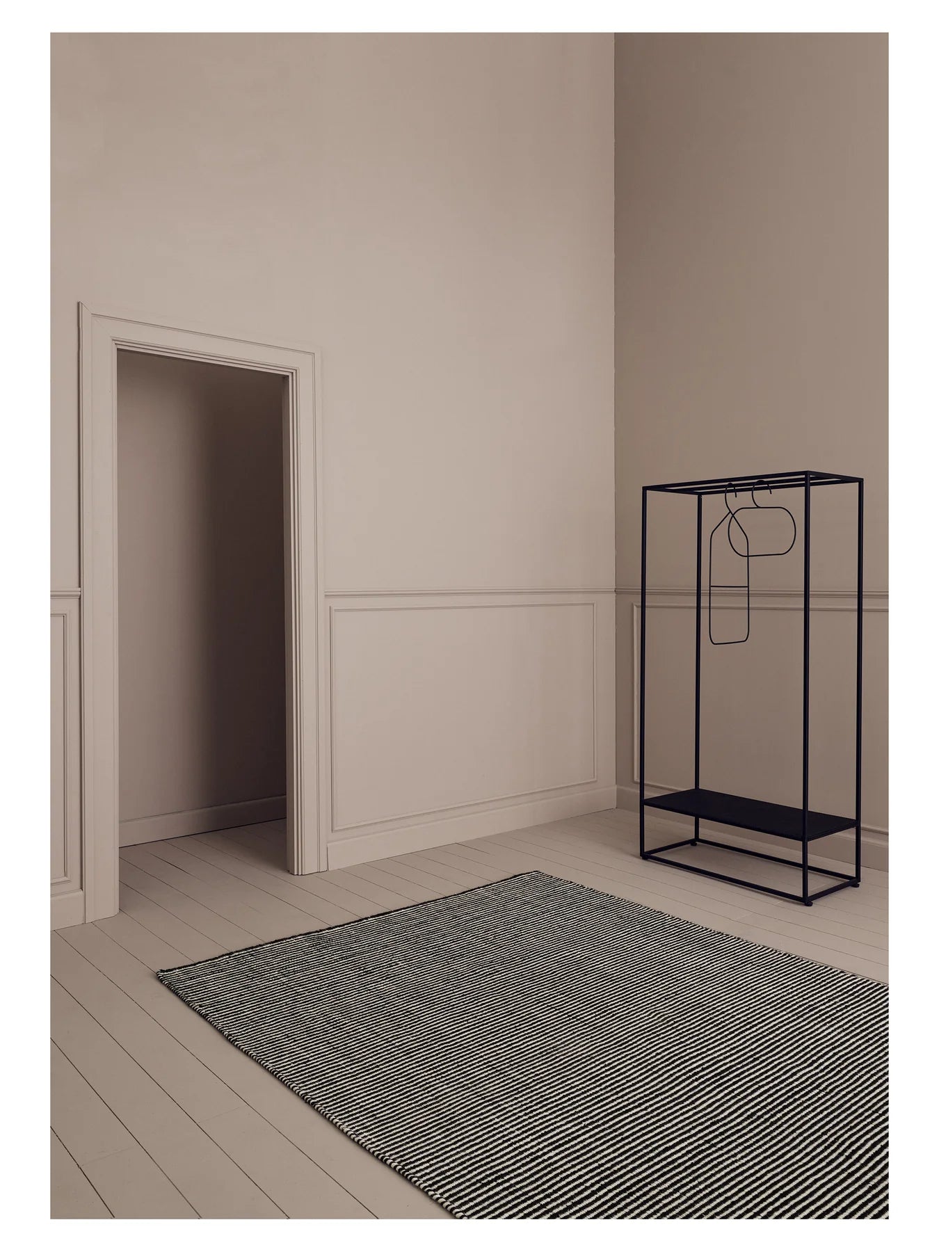 AJO light gray rug with white