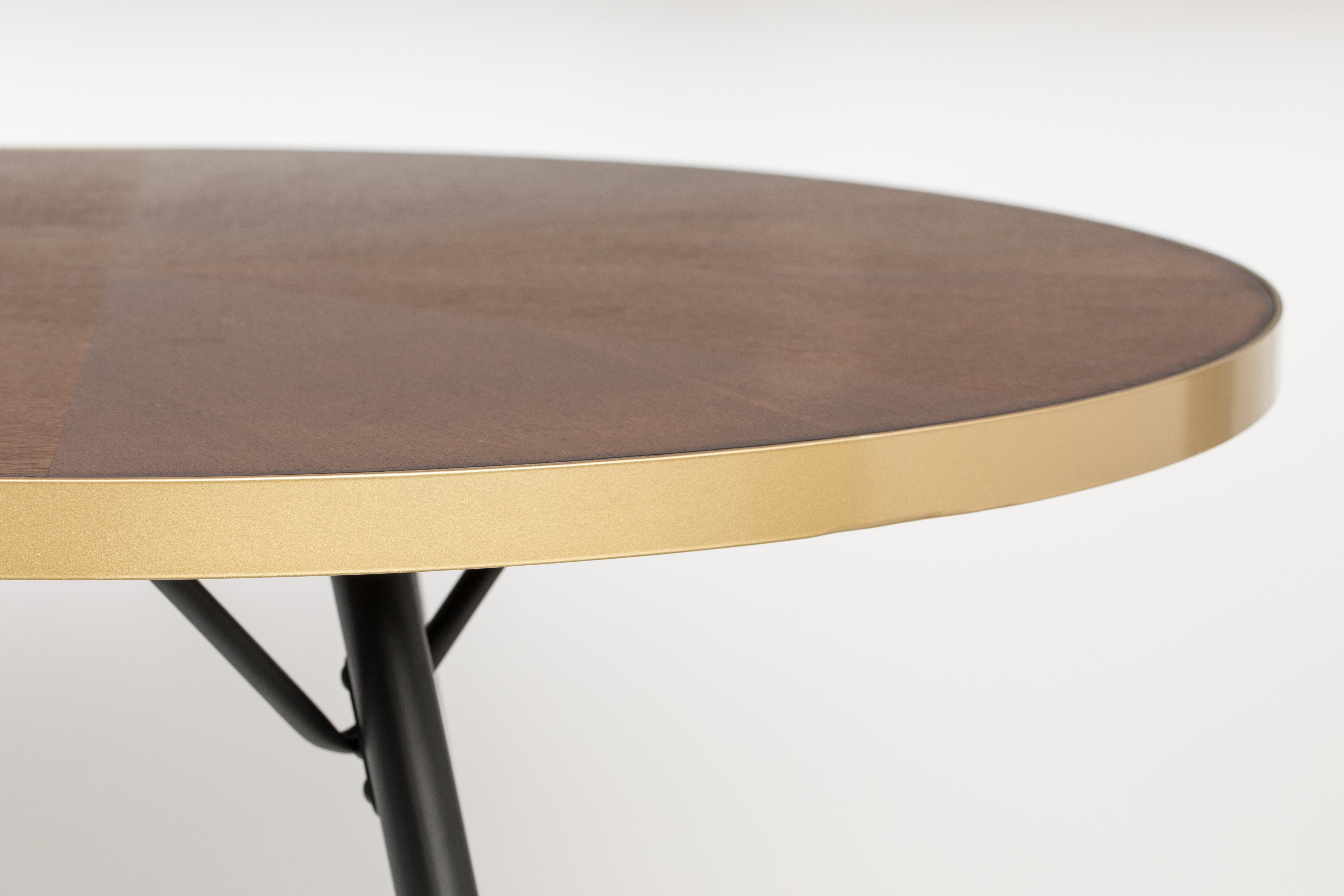 Oval table Denise veneer ash with a black base